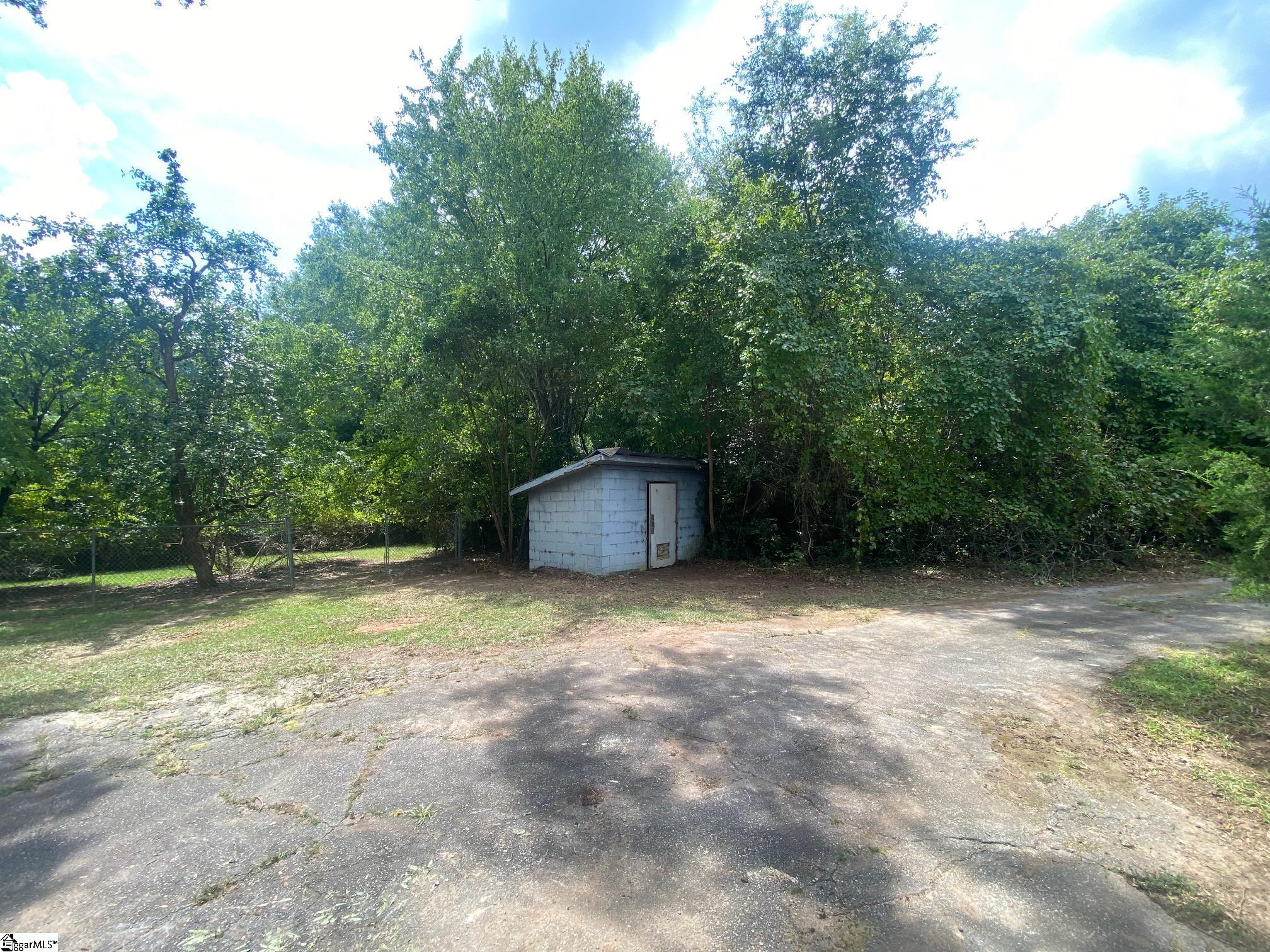 413 W Farley Avenue Property Photo 48