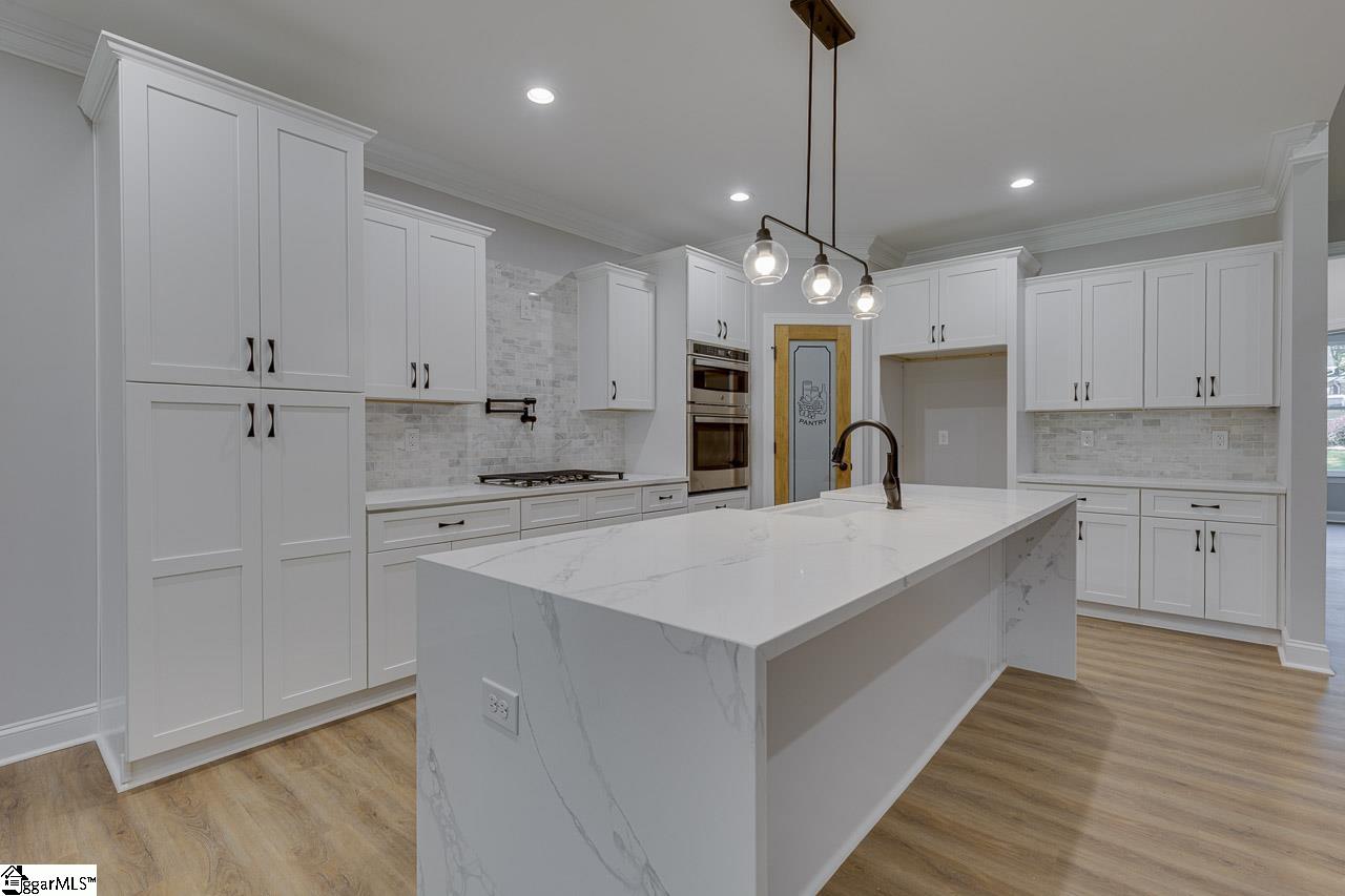 513 Quail Hollow Road Property Photo 2