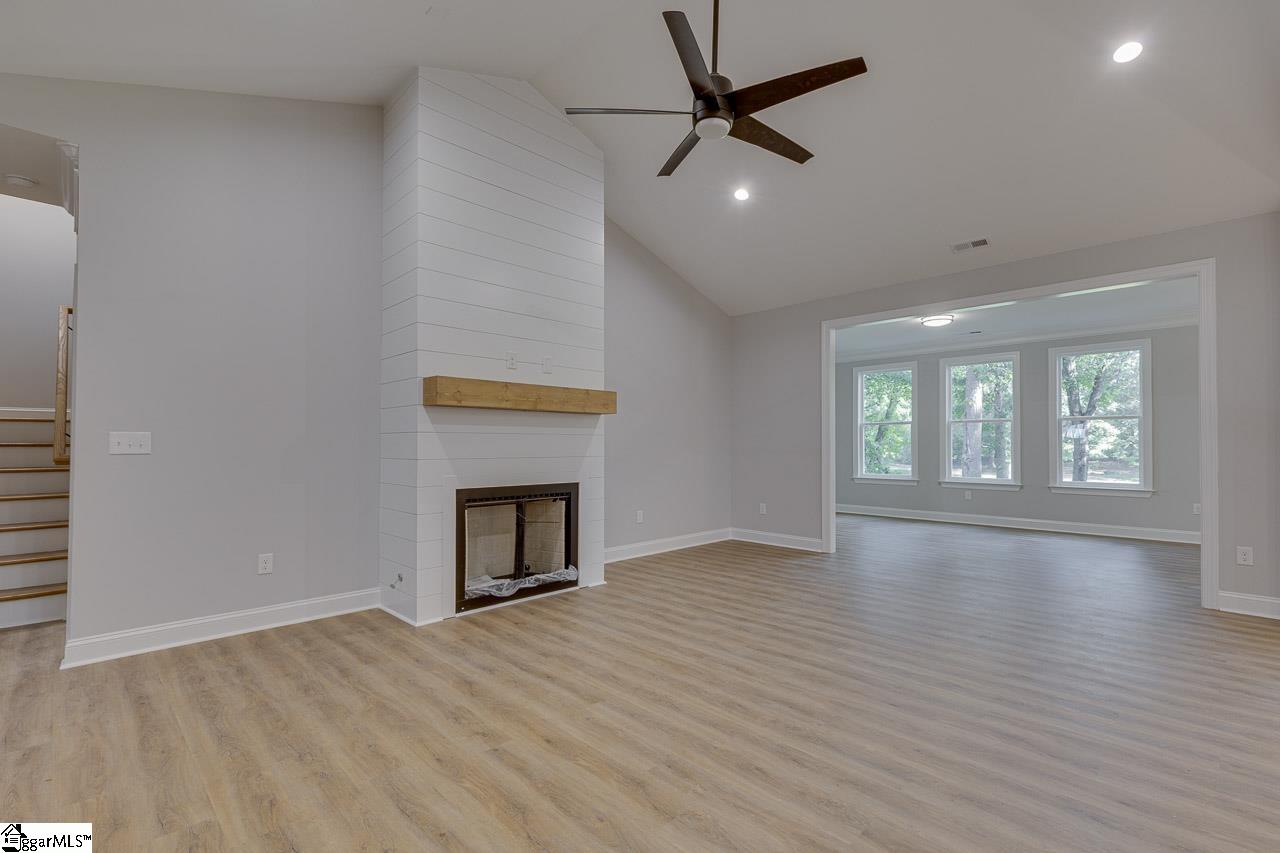 513 Quail Hollow Road Property Photo 3