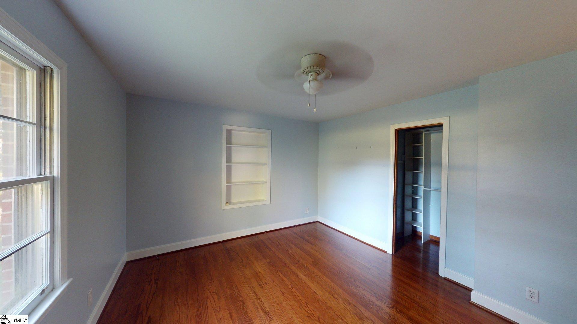521 E Main Street Property Photo 17