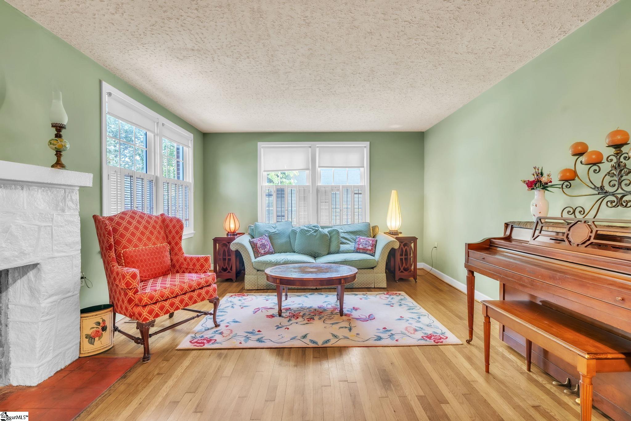 13 W Montclair Avenue Property Photo 8