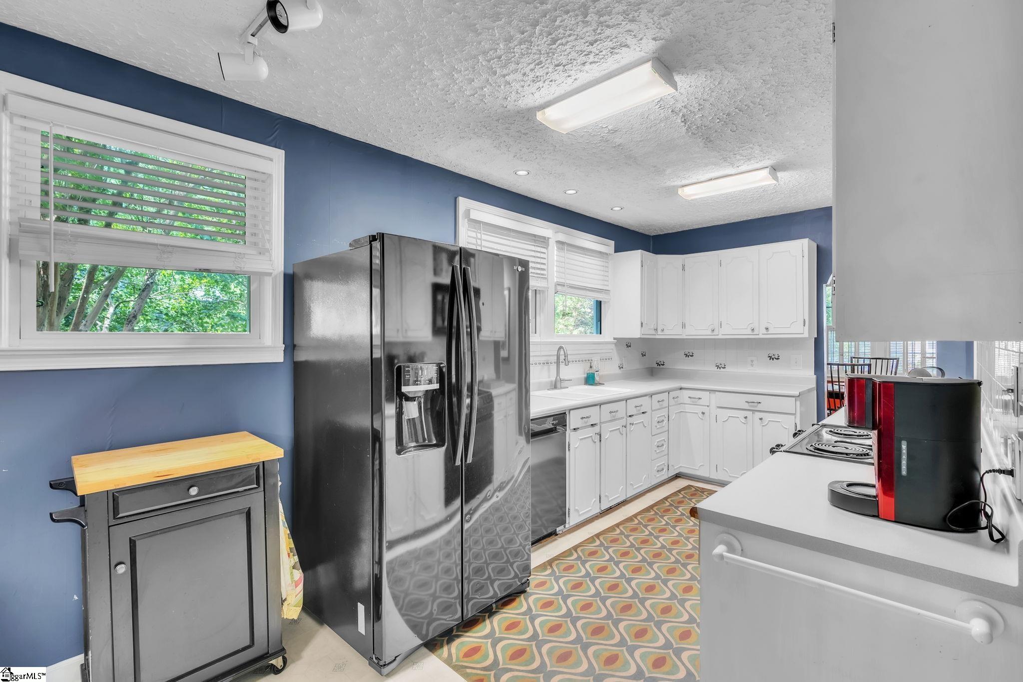 13 W Montclair Avenue Property Photo 11