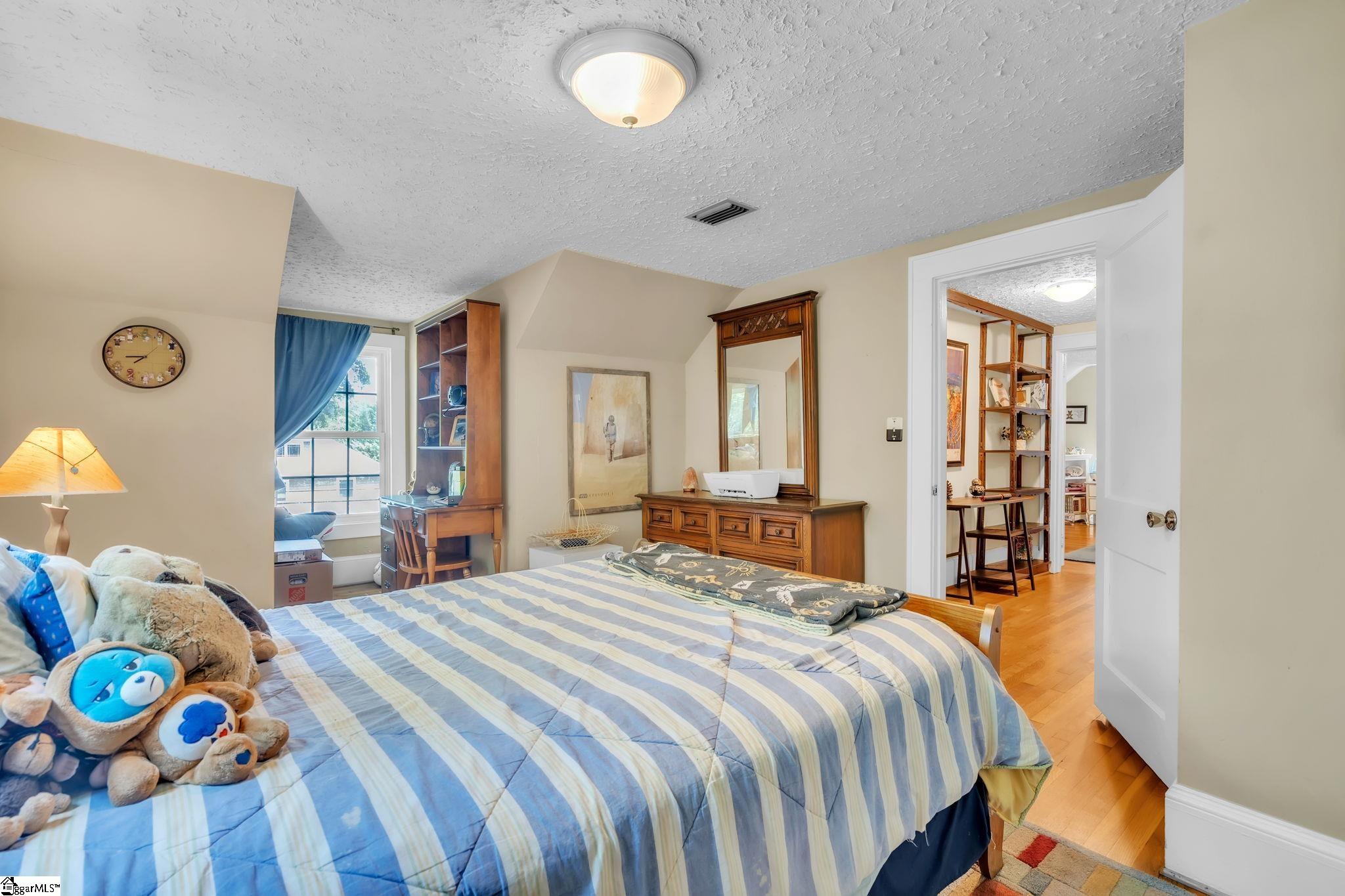 13 W Montclair Avenue Property Photo 15