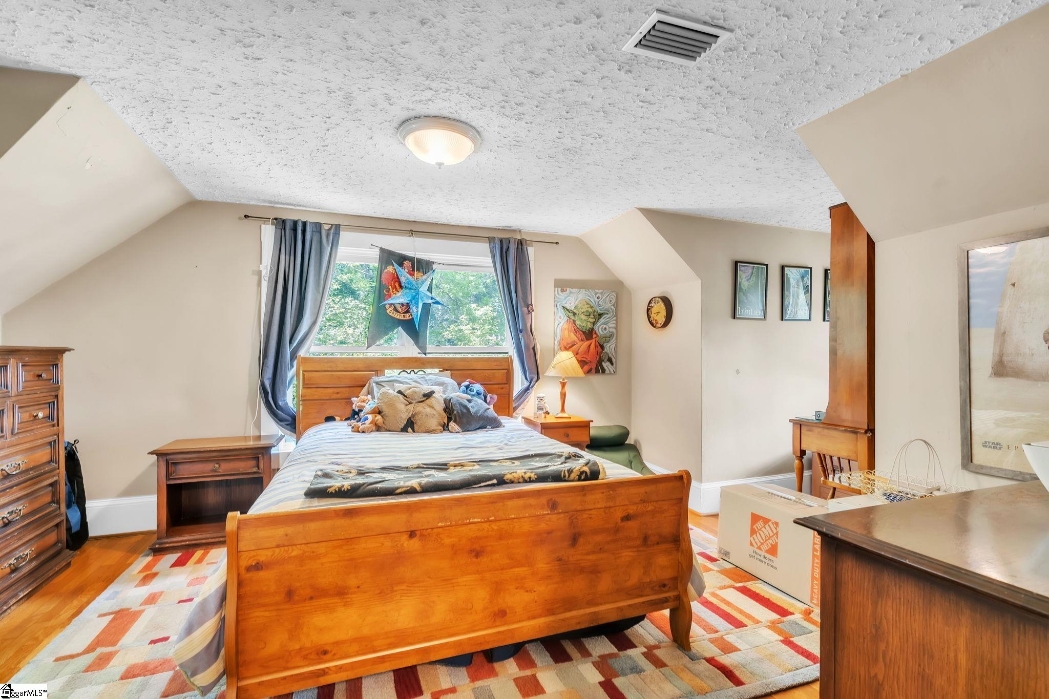 13 W Montclair Avenue Property Photo 17