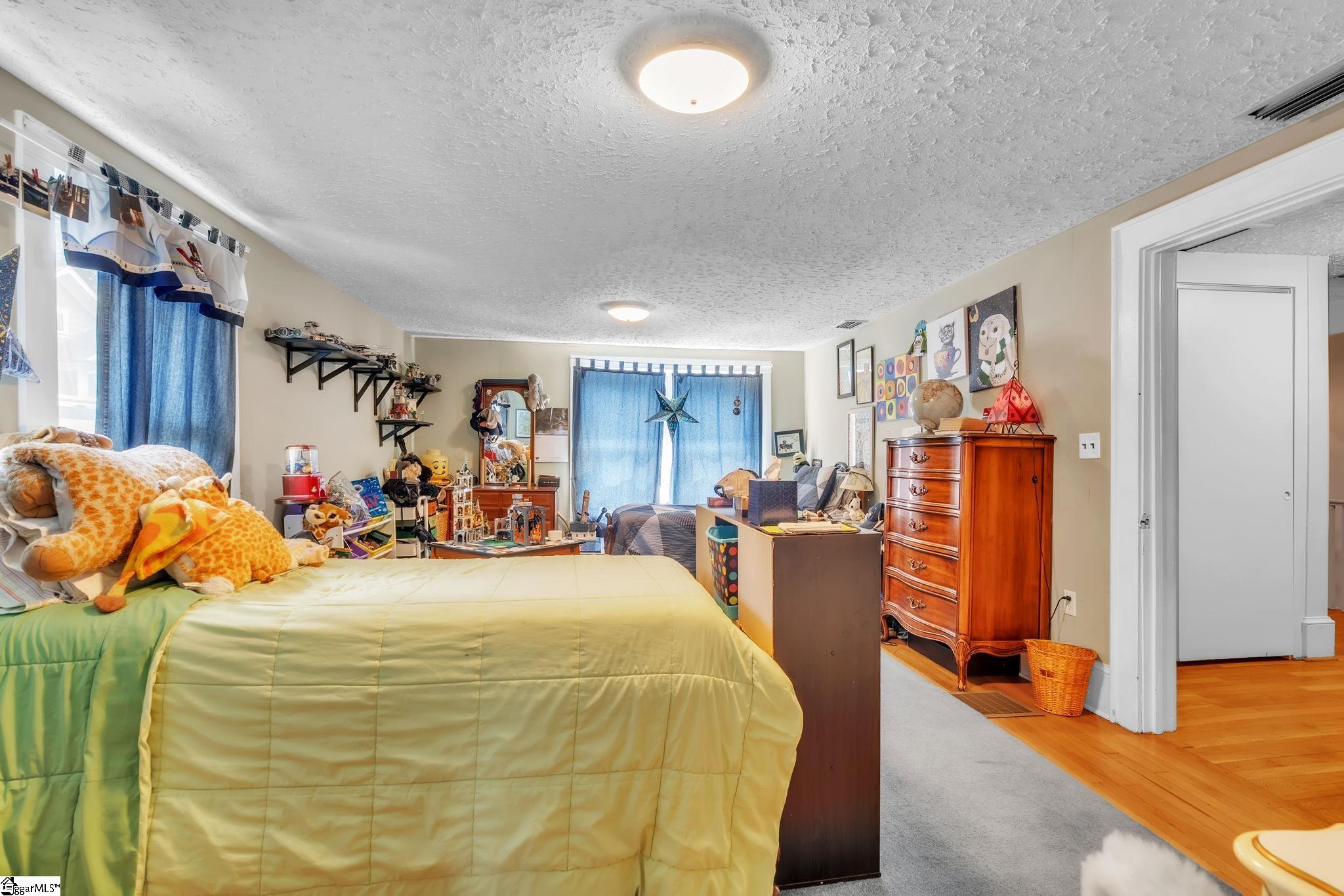 13 W Montclair Avenue Property Photo 18