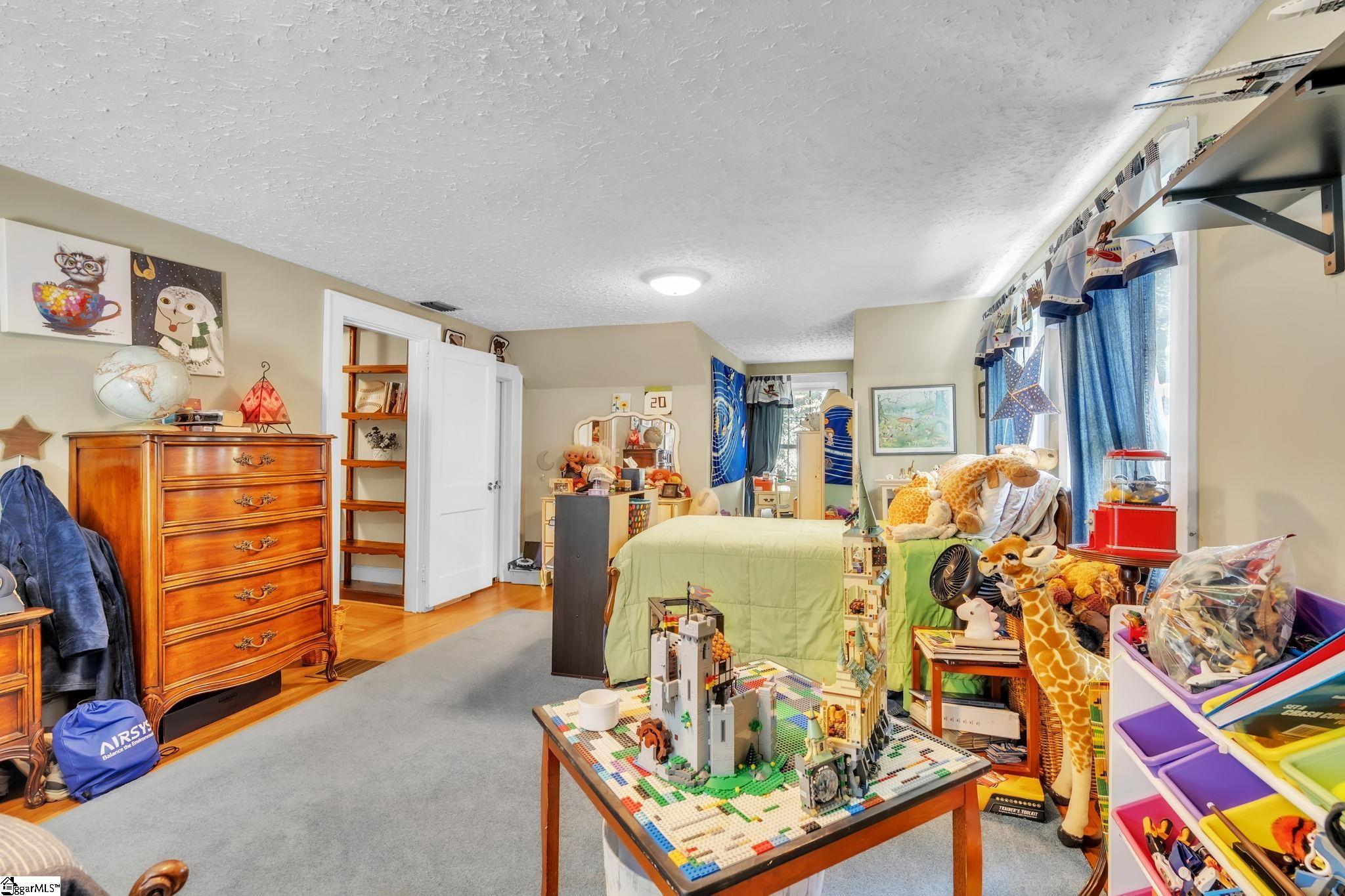 13 W Montclair Avenue Property Photo 19