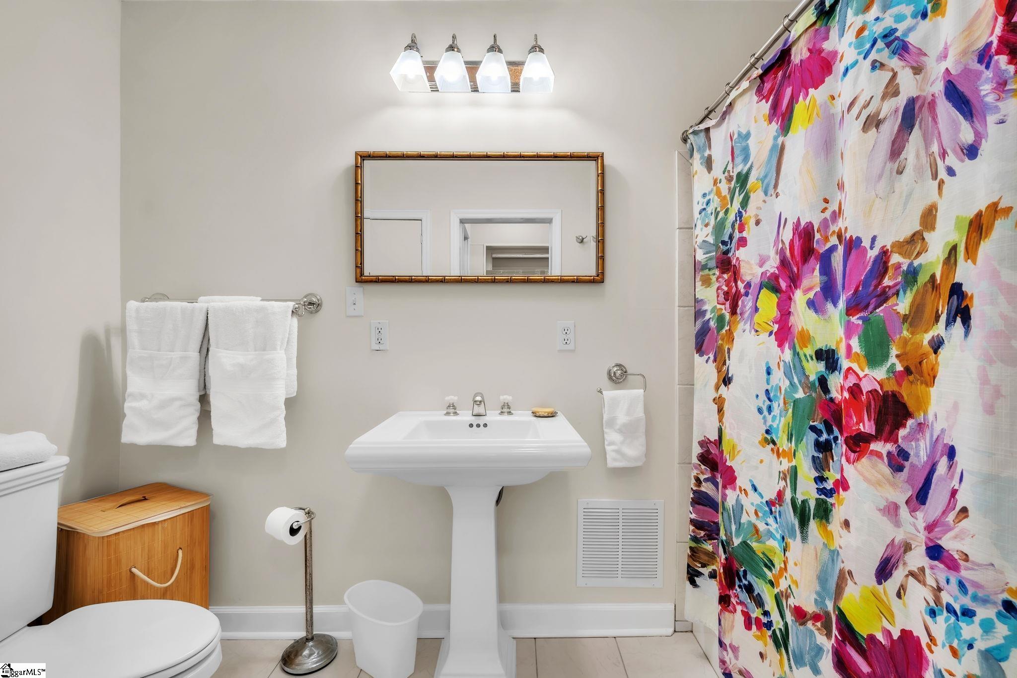 13 W Montclair Avenue Property Photo 20