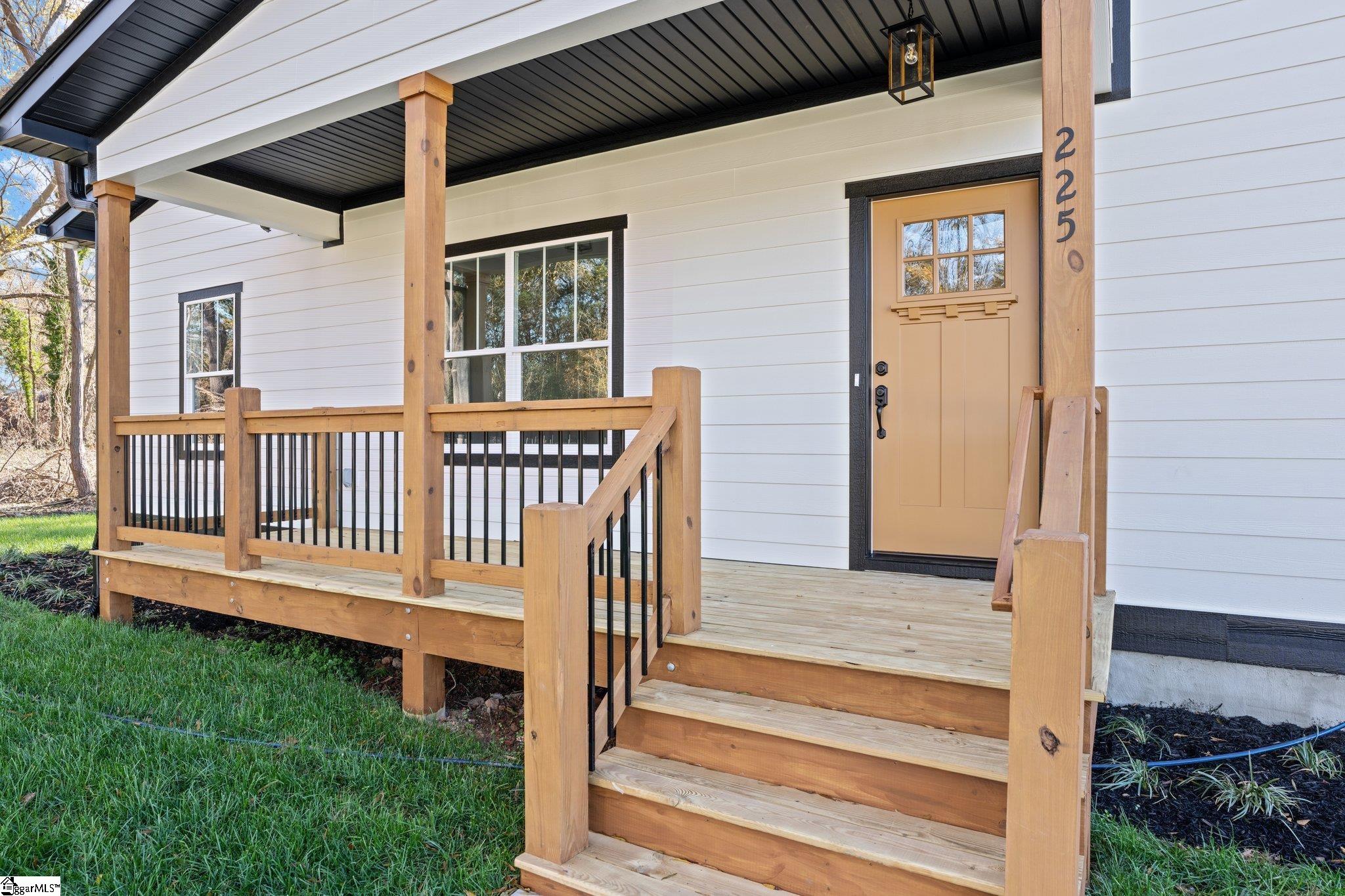 225 Cedar Street Property Photo 3