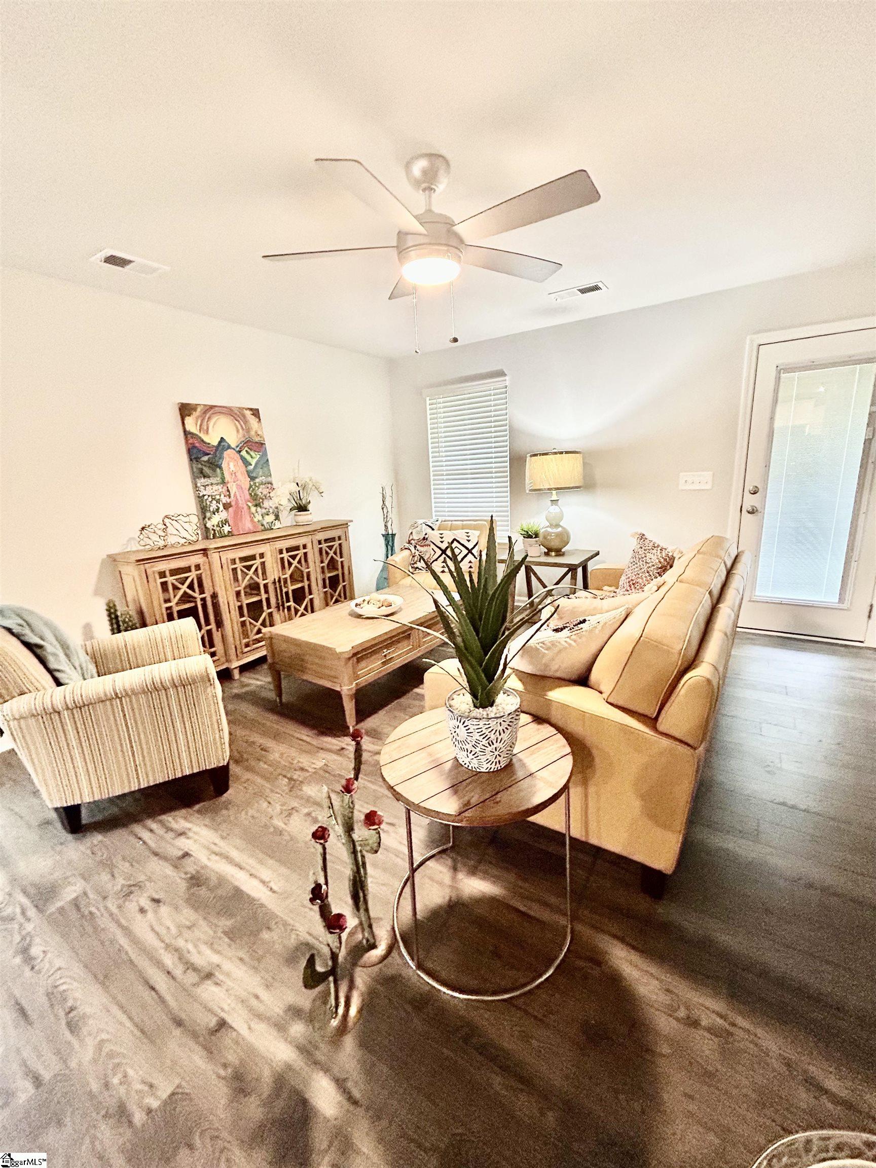 510 Winding Meadow Lane Property Photo 3