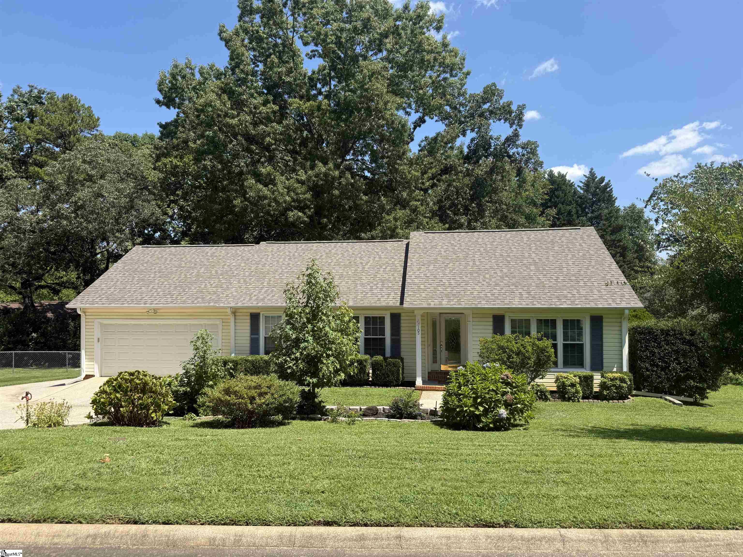 105 Hitching Post Lane Property Photo 1