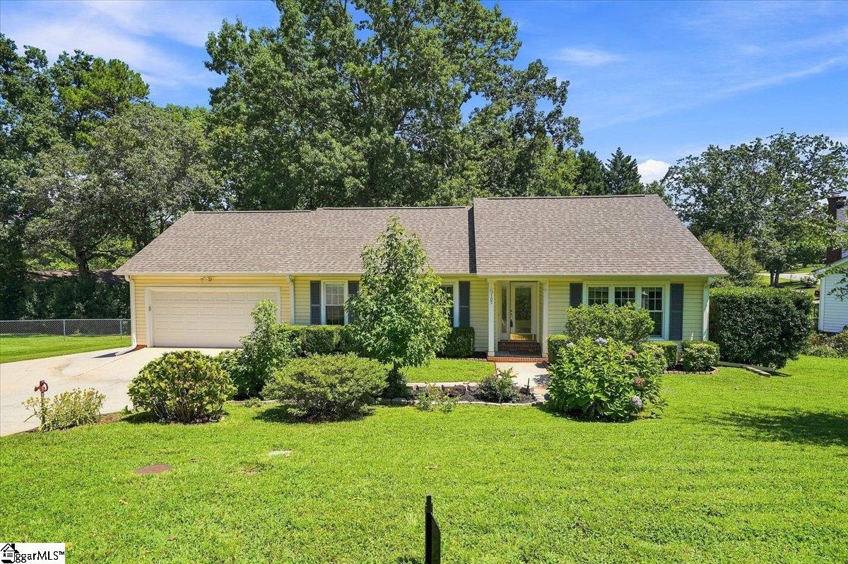 105 Hitching Post Lane Property Photo 8