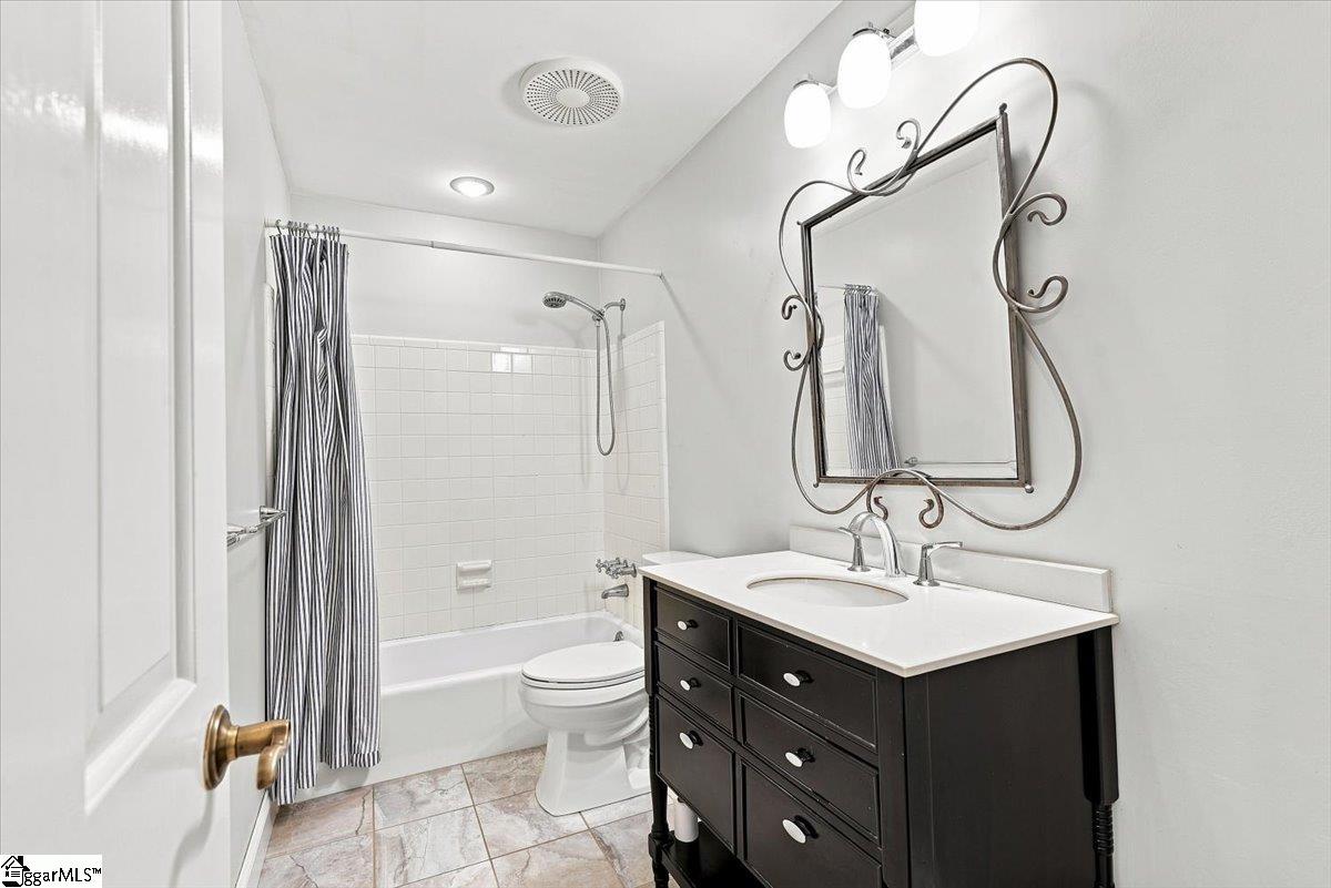 105 Hitching Post Lane Property Photo 35