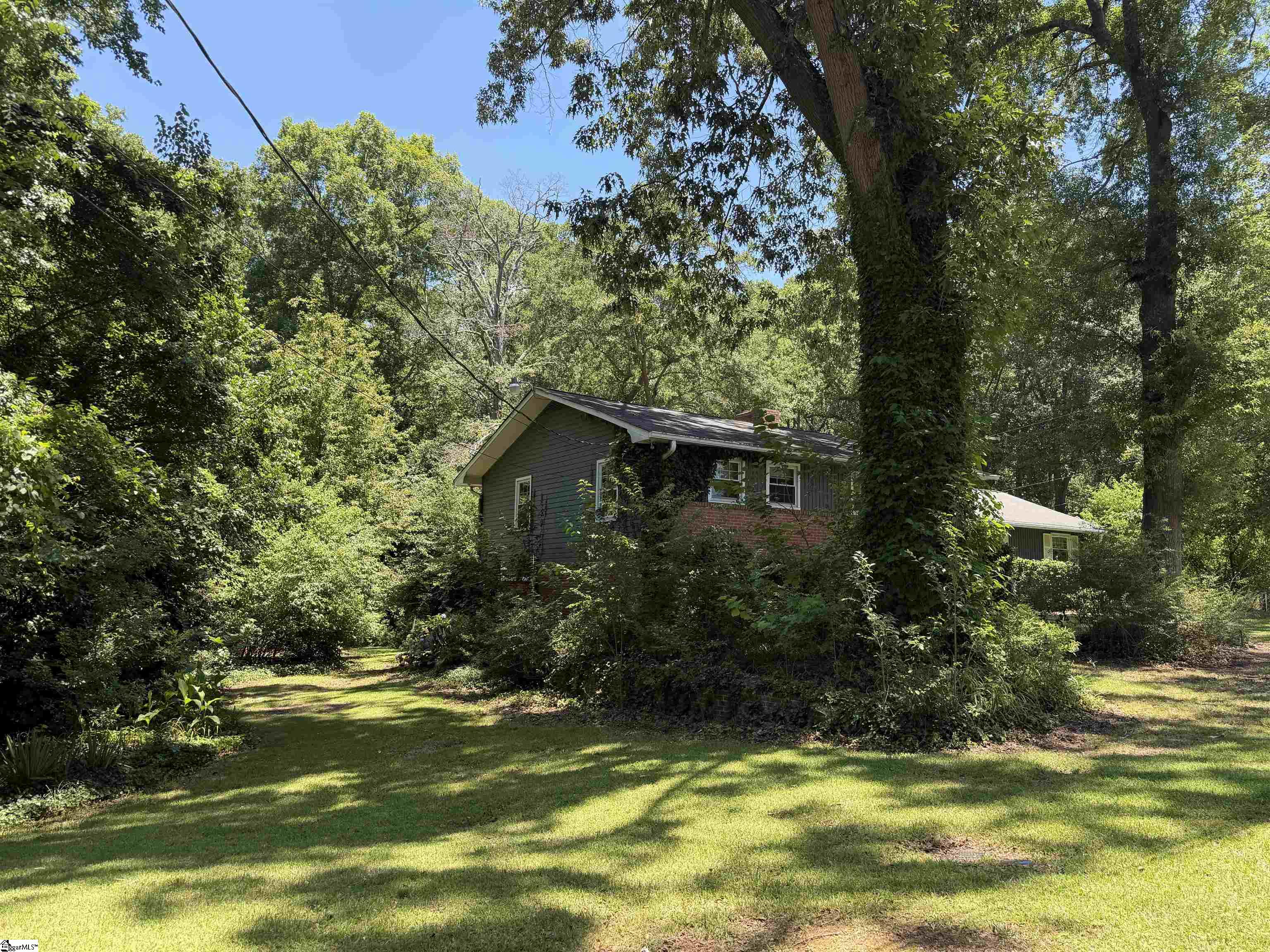 801 Magness Drive Property Photo 2
