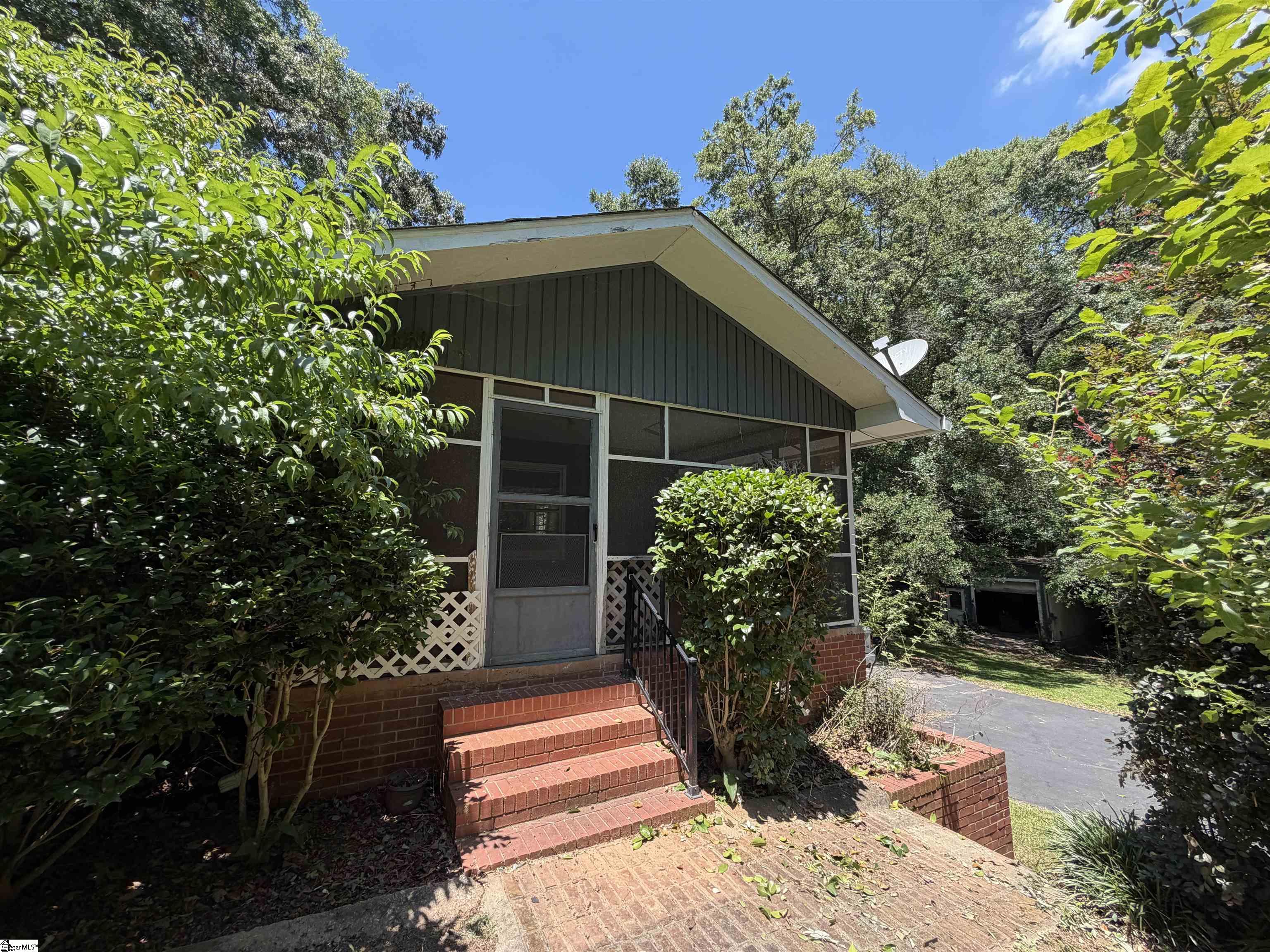 801 Magness Drive Property Photo 4
