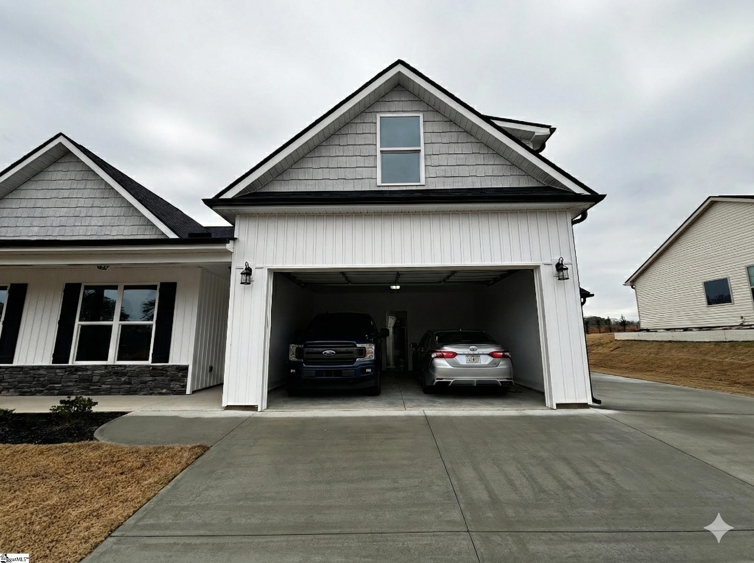 112 Walters Way Property Photo 4