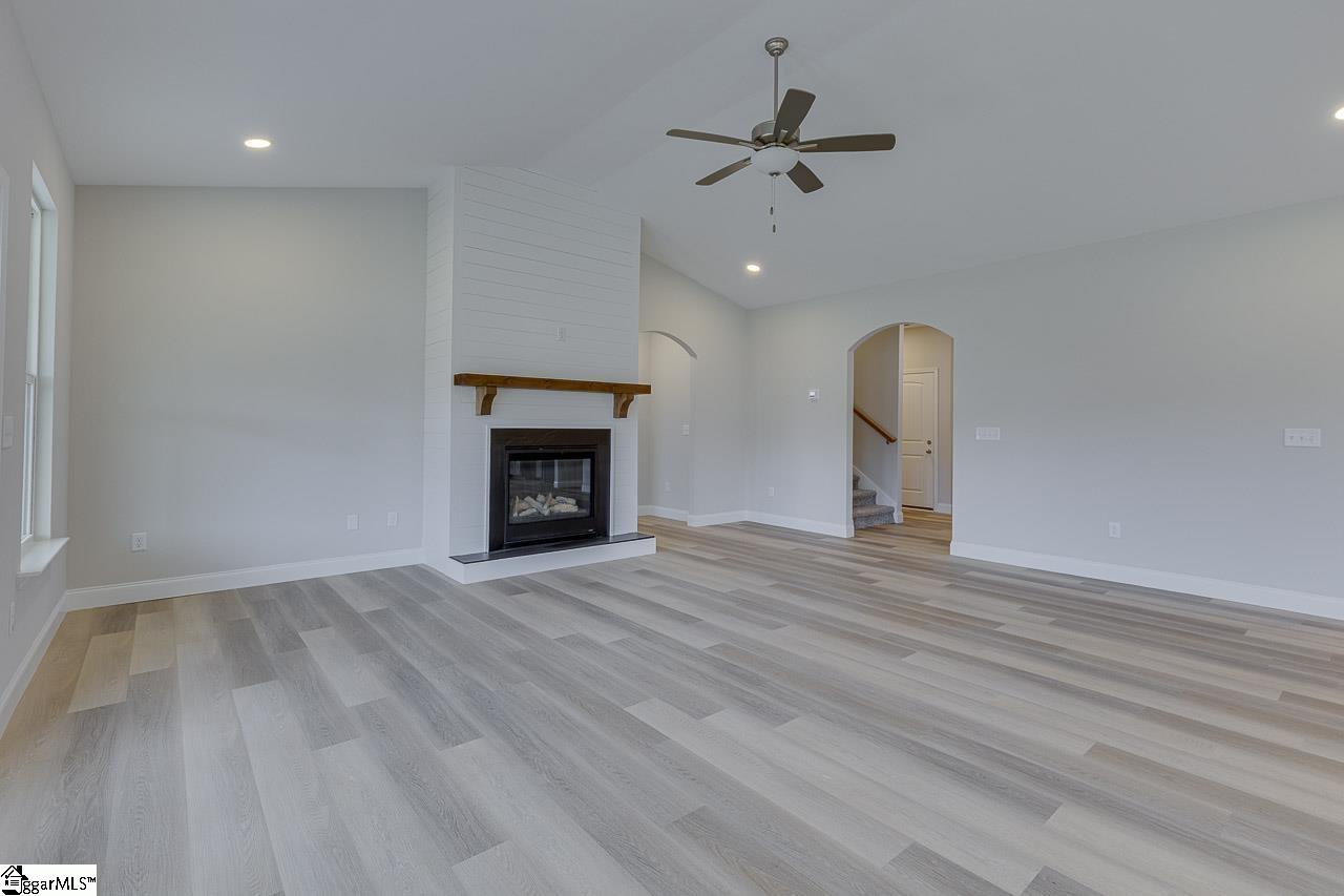 112 Walters Way Property Photo 8