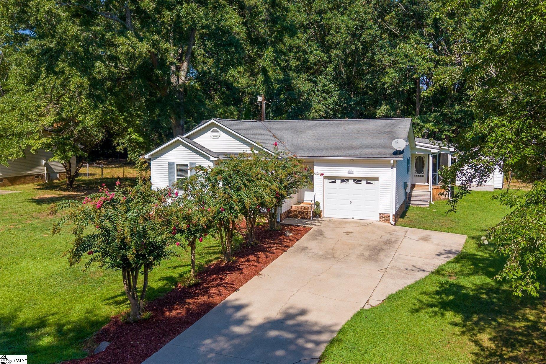 109 E Street Property Photo 2