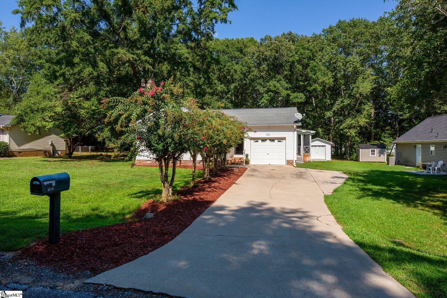 109 E Street Property Photo 3