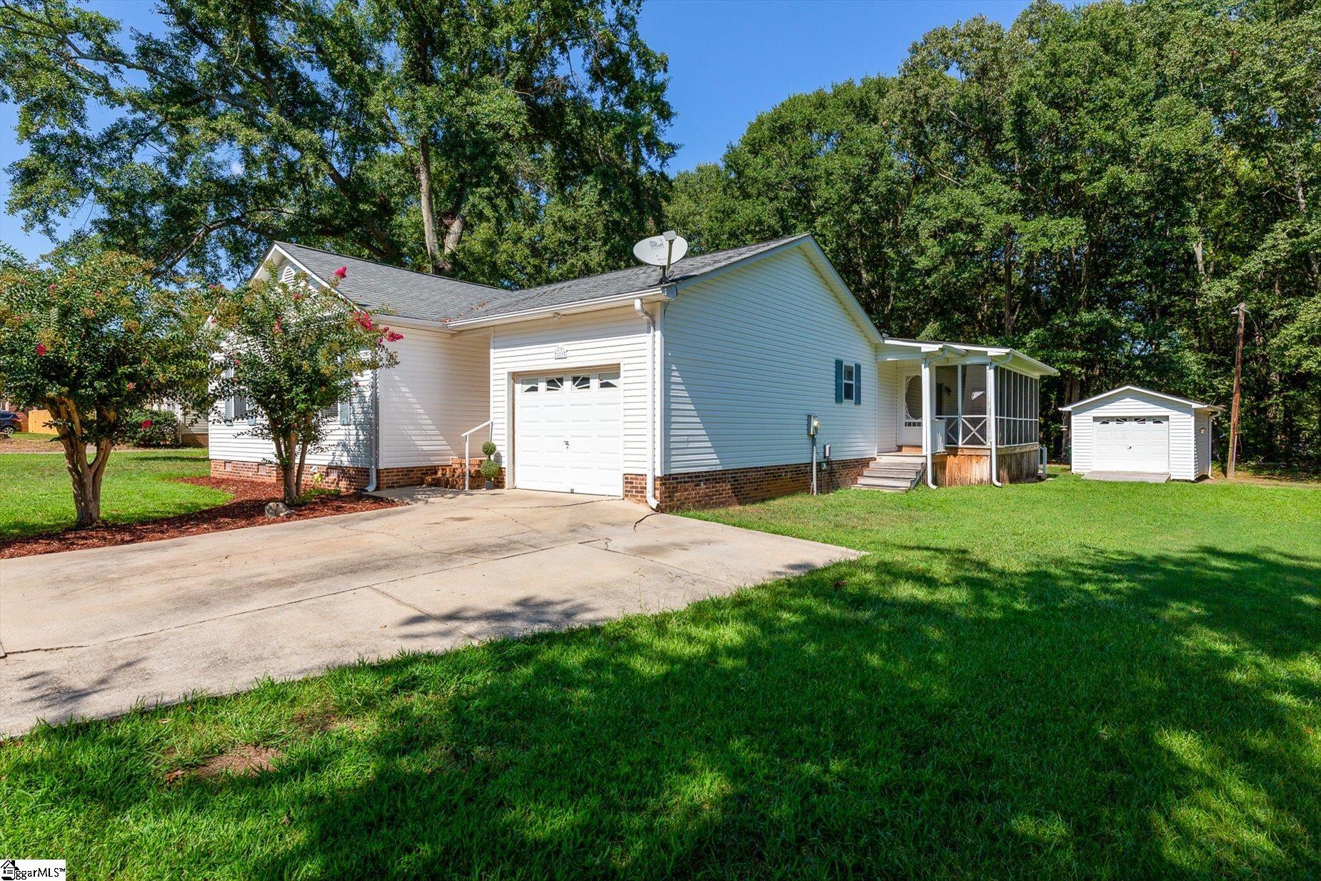 109 E Street Property Photo 6