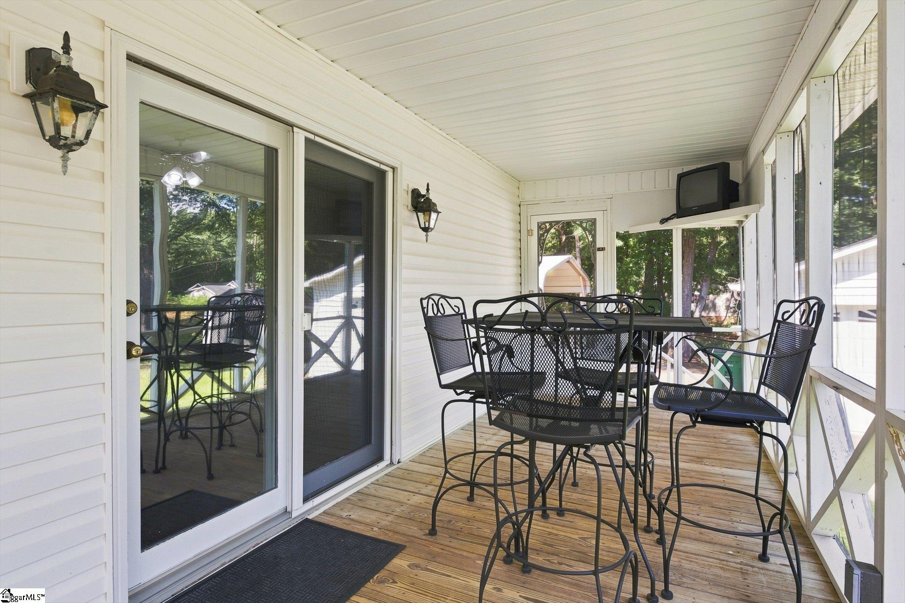 109 E Street Property Photo 21
