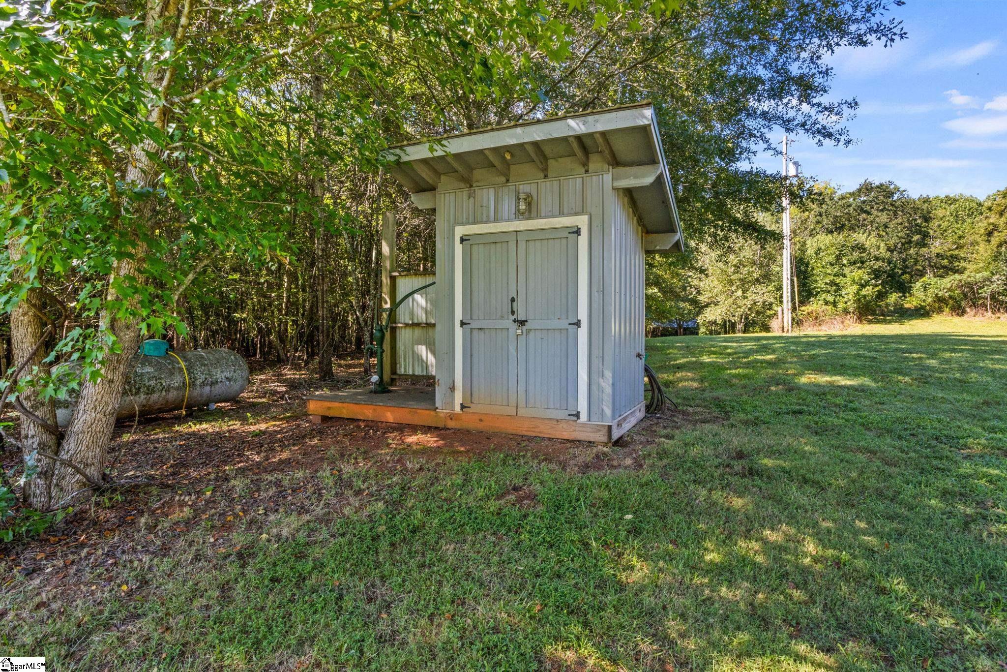 770 Dickson Road Property Photo 29