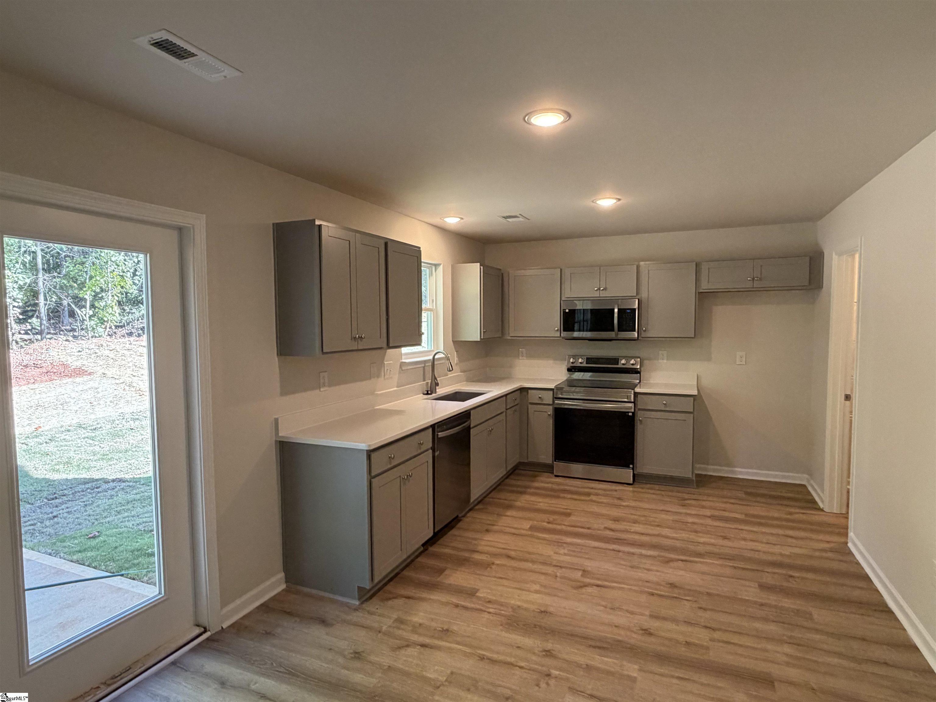 218 Hamilton Street Property Photo 8