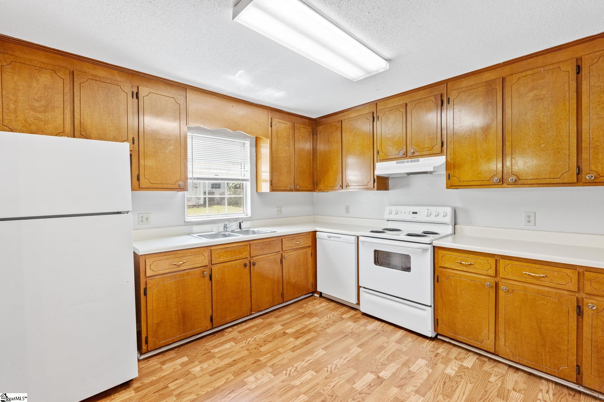 12 Birchview Street Property Photo 6