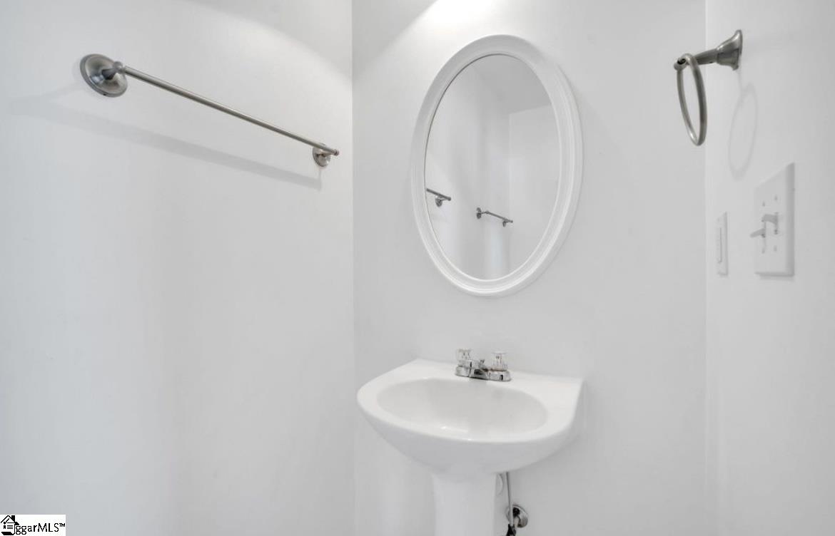 100 Maximus Drive Property Photo 13