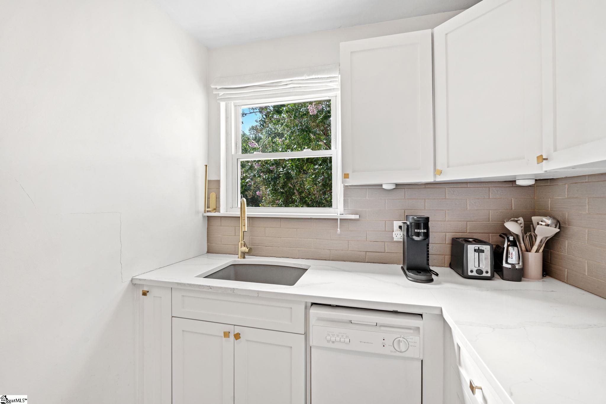 100 Lewis Drive Property Photo 16