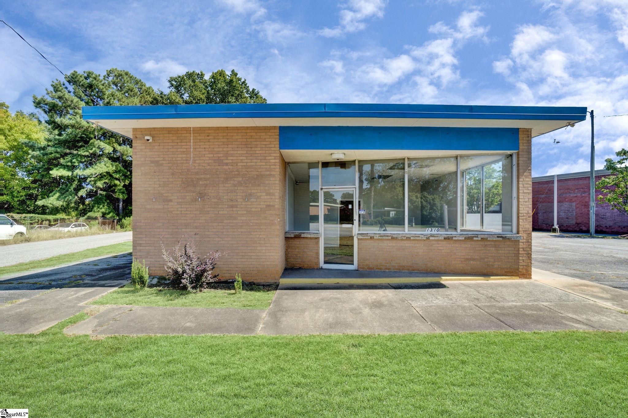 1601852 Property Photo 1