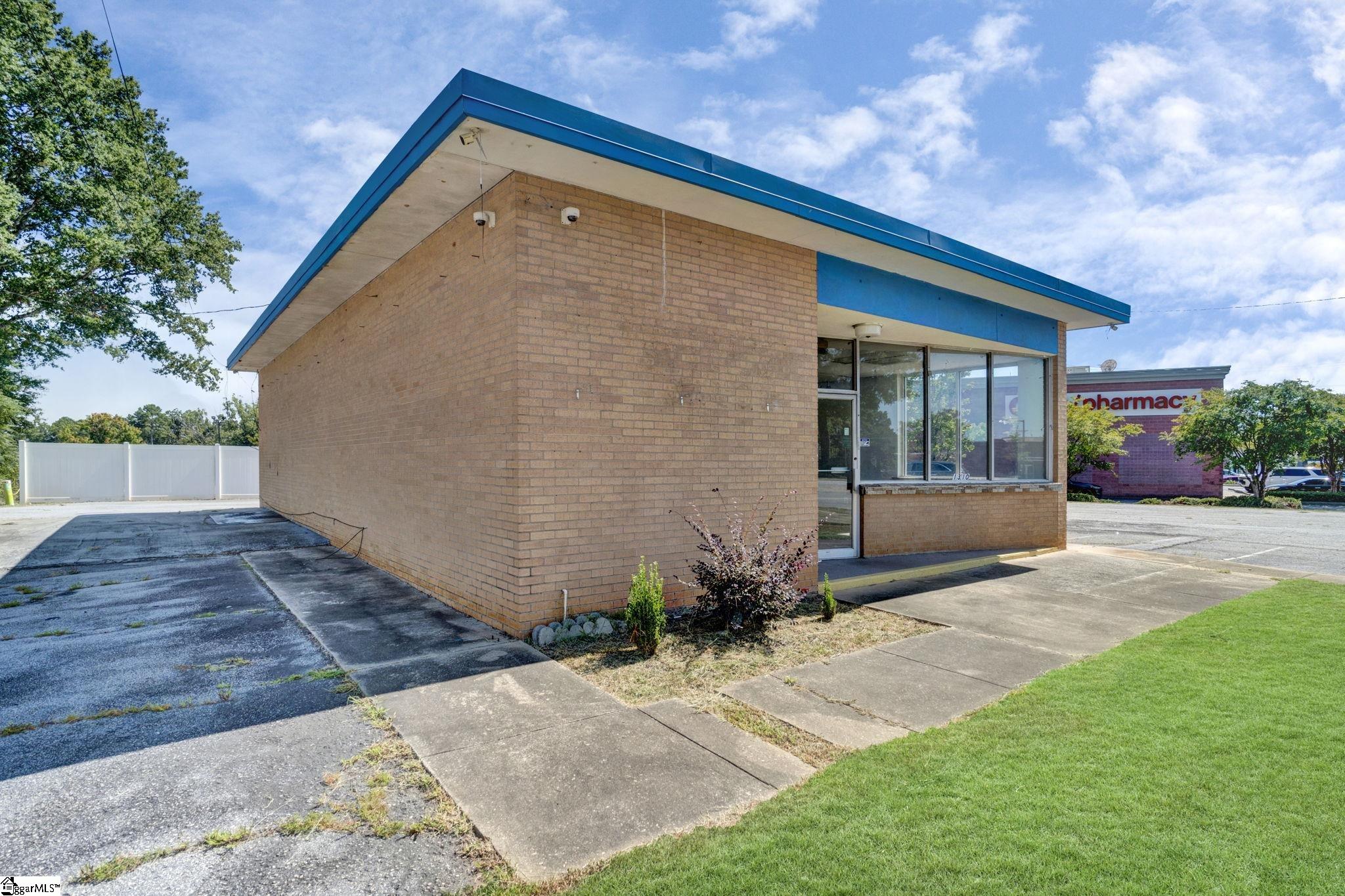 1601852 Property Photo 3