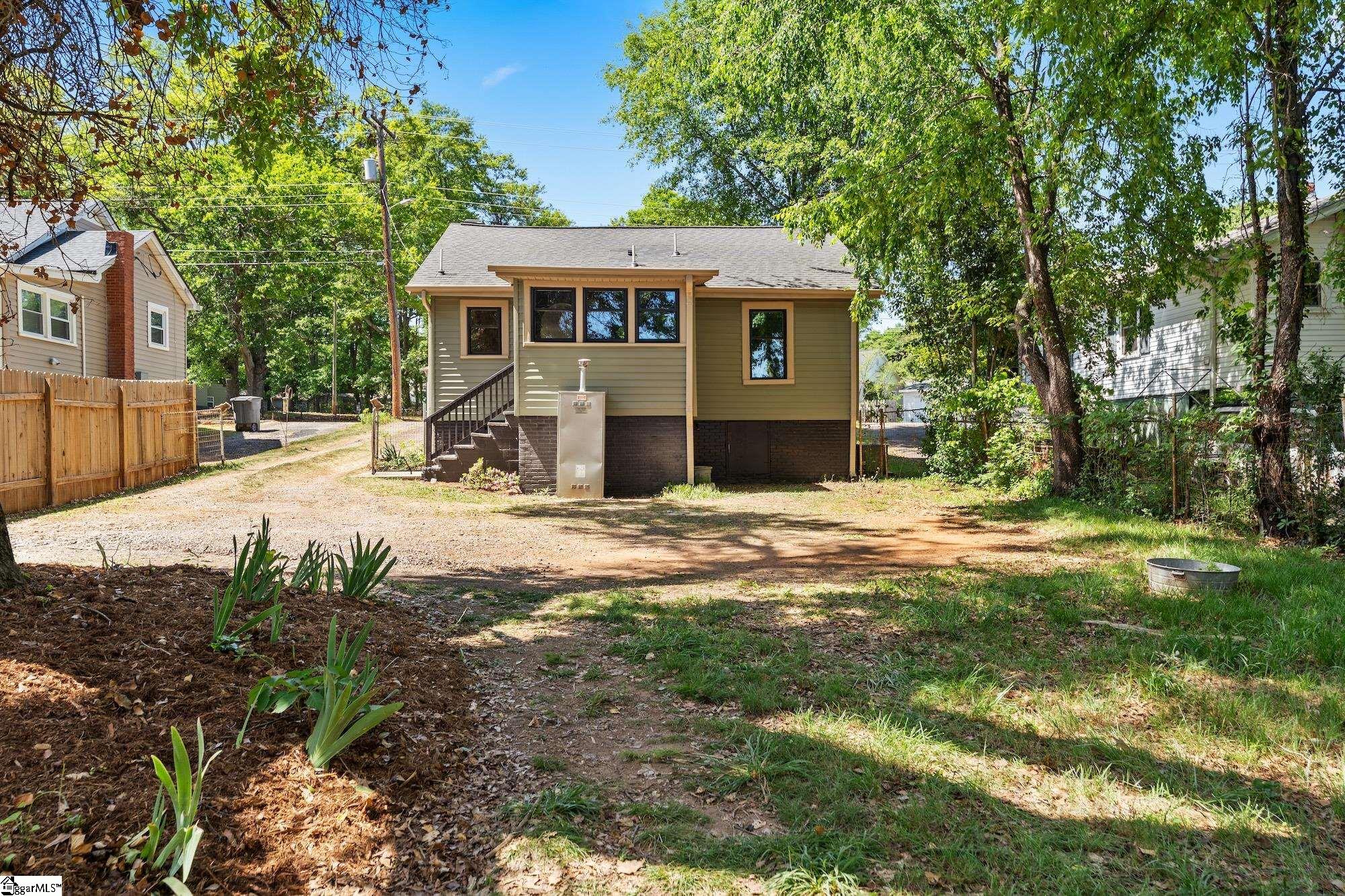 806 Perry Road Property Photo 34