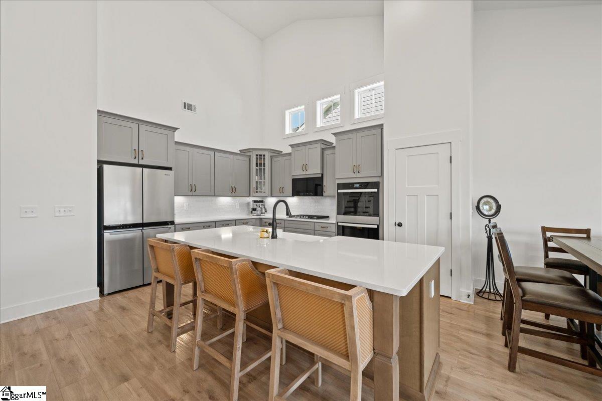 215 Founders Boulevard Property Photo 5