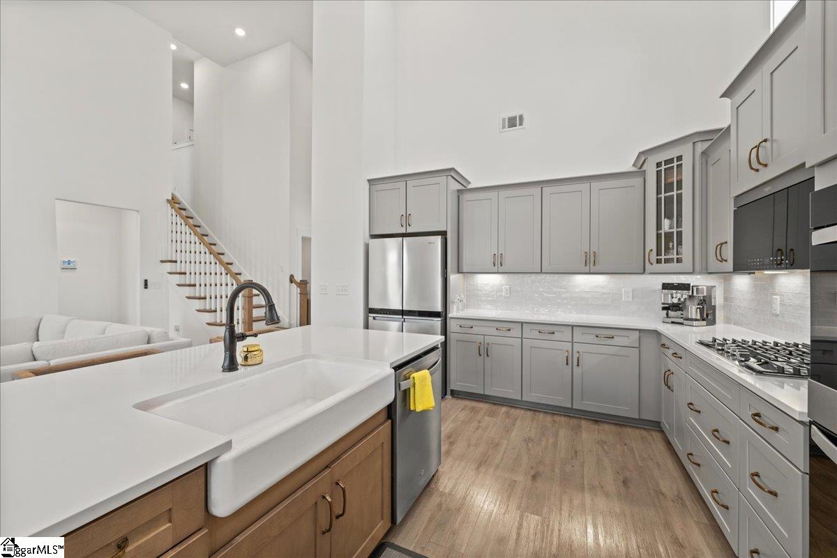 215 Founders Boulevard Property Photo 11