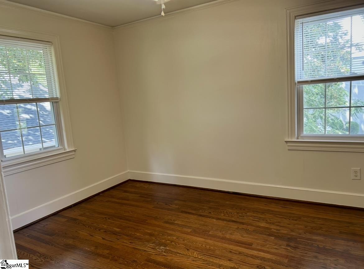 5 Whitsett Street Property Photo 4