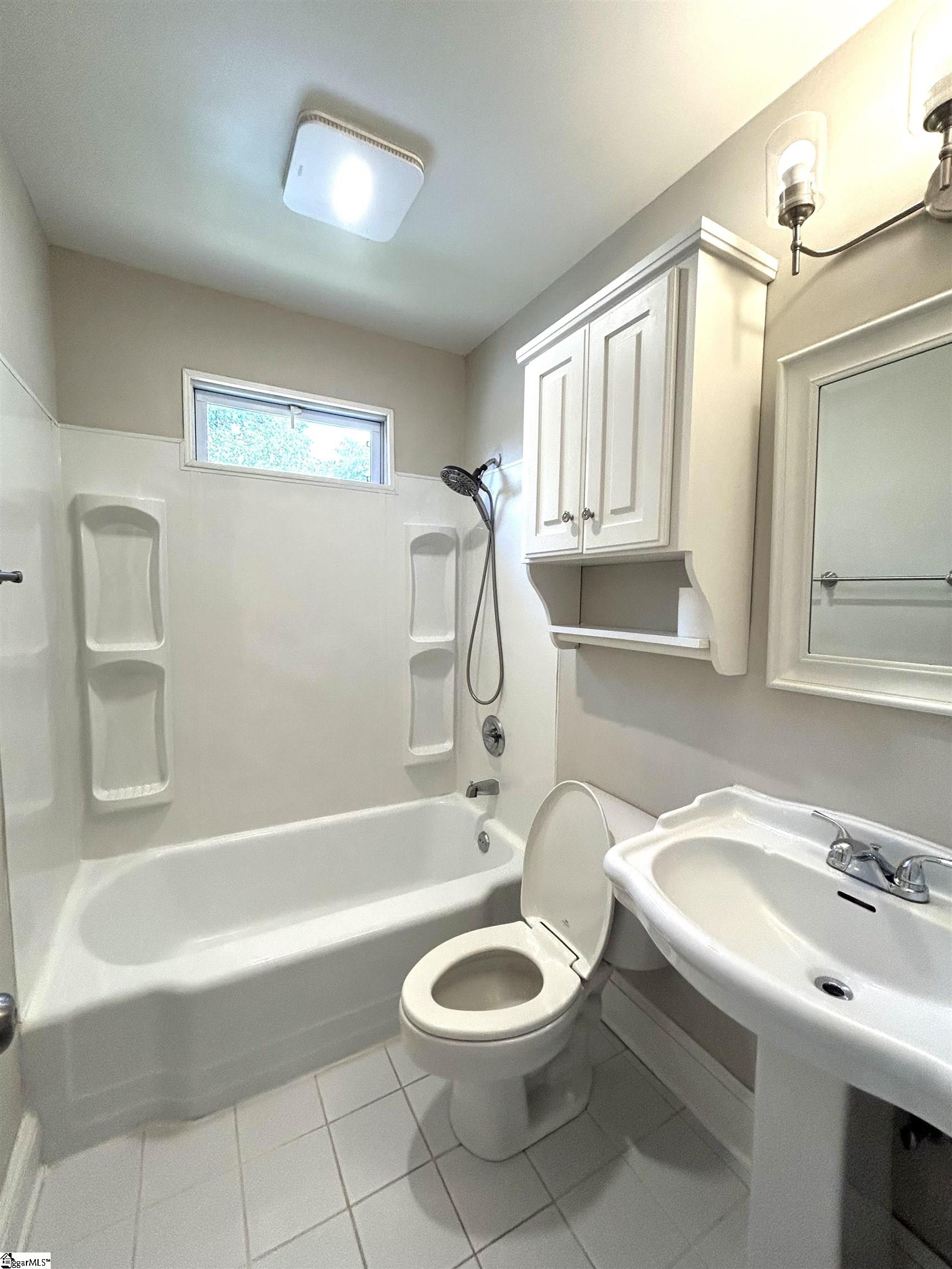 5 Whitsett Street Property Photo 7