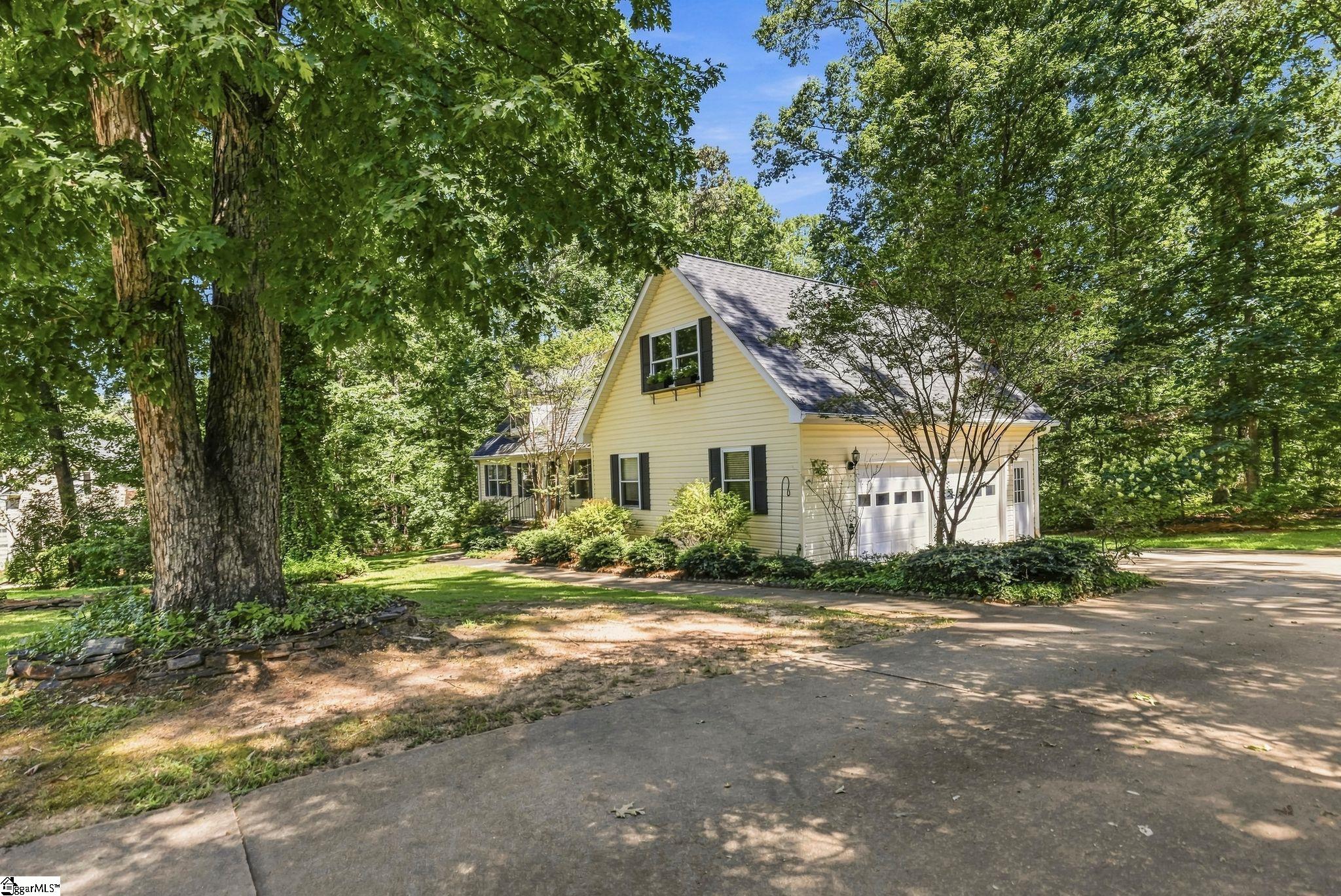 136 Pleasant Woods Road Property Photo 2