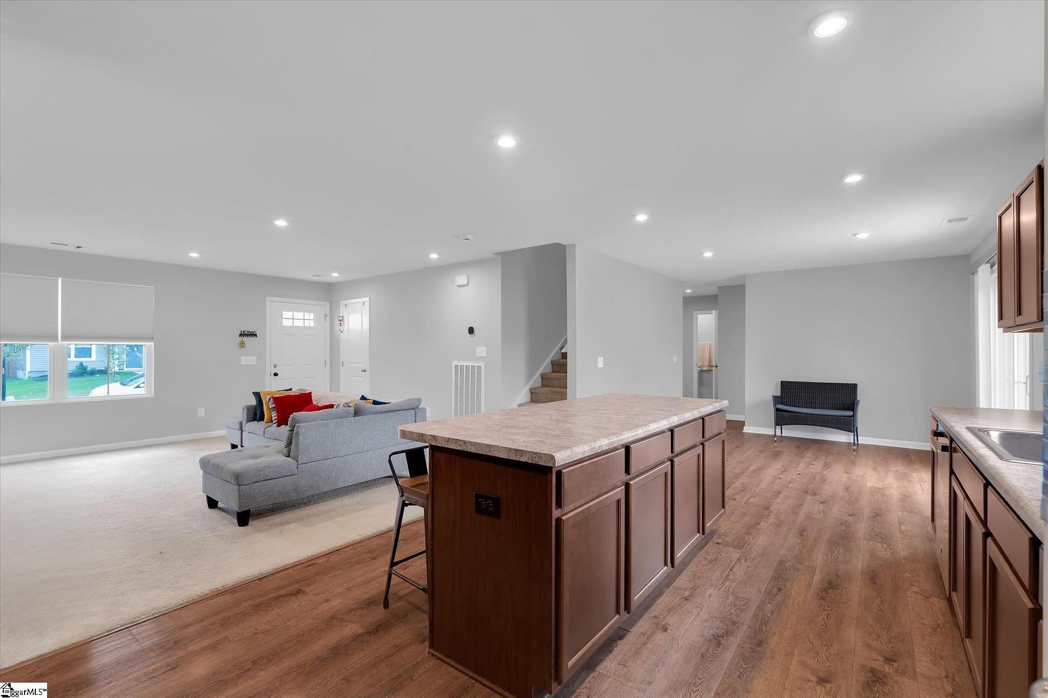 819 Throckmorton Court Property Photo 8