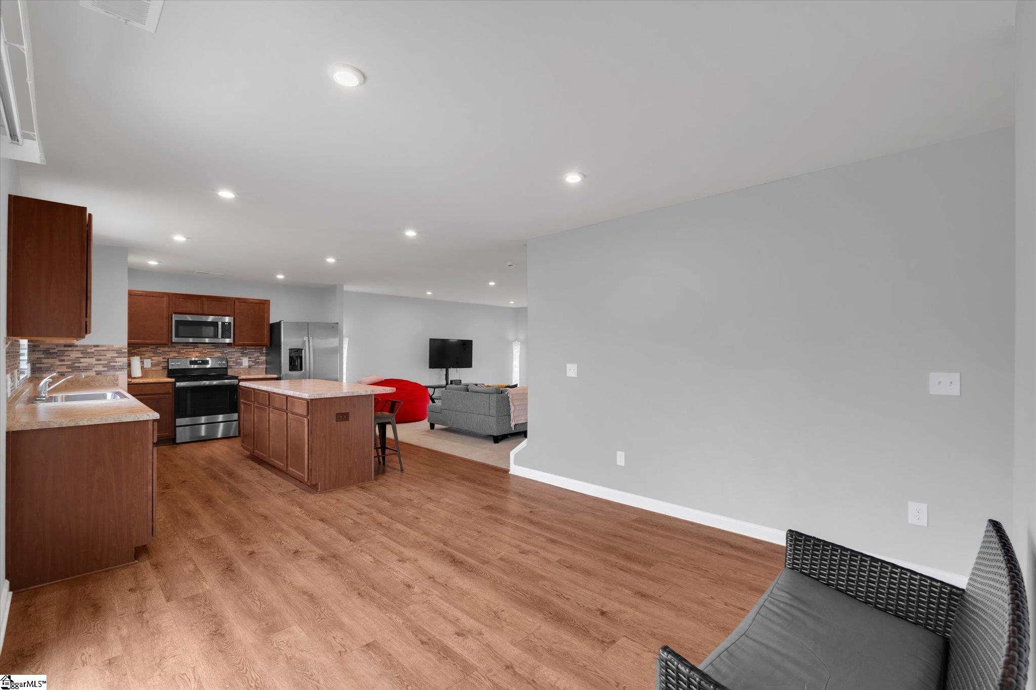 819 Throckmorton Court Property Photo 13