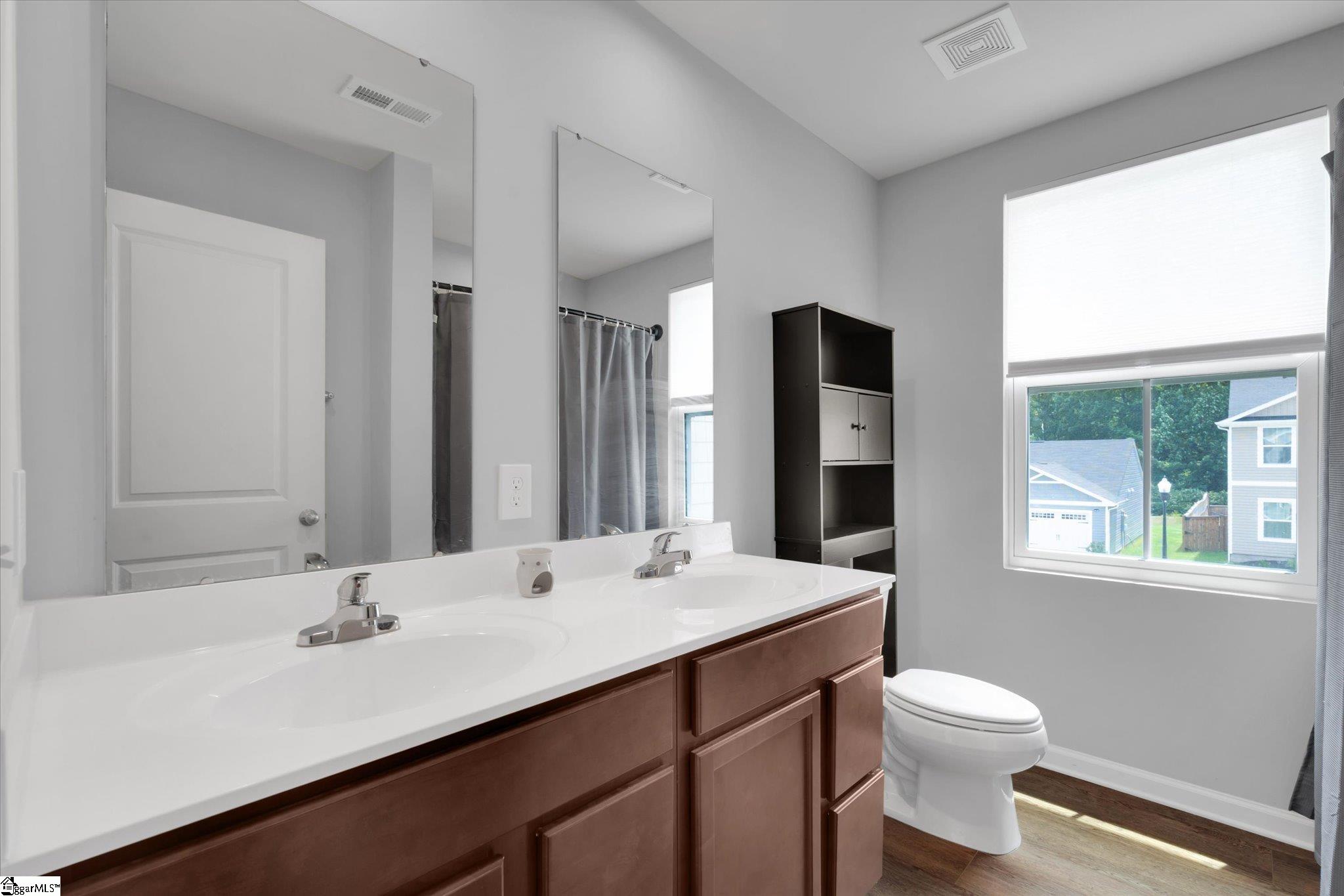 819 Throckmorton Court Property Photo 24