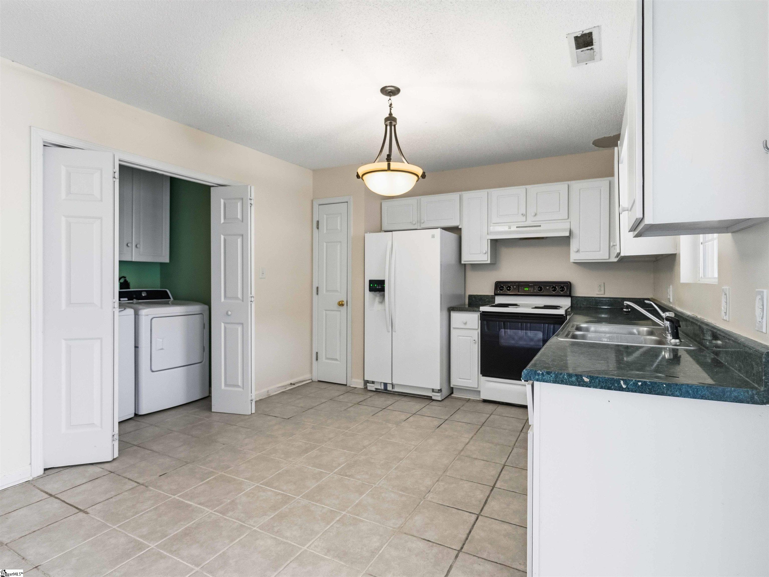 206 Woodruff Park Lane Property Photo 17