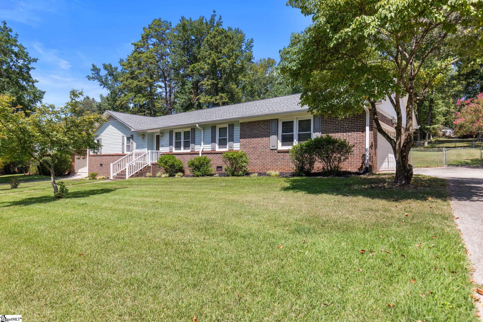 114 Gail Drive Property Photo 2