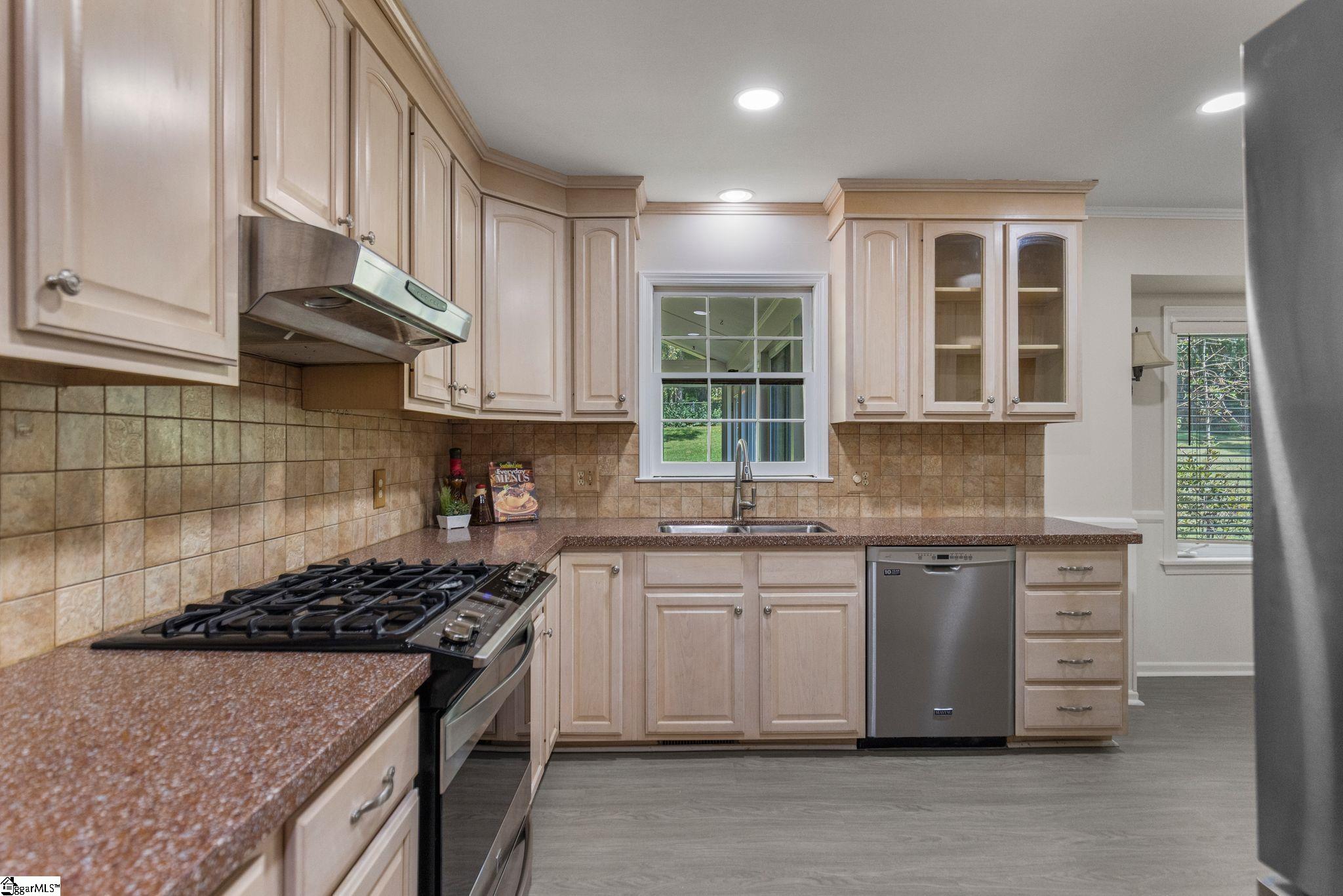 114 Gail Drive Property Photo 3