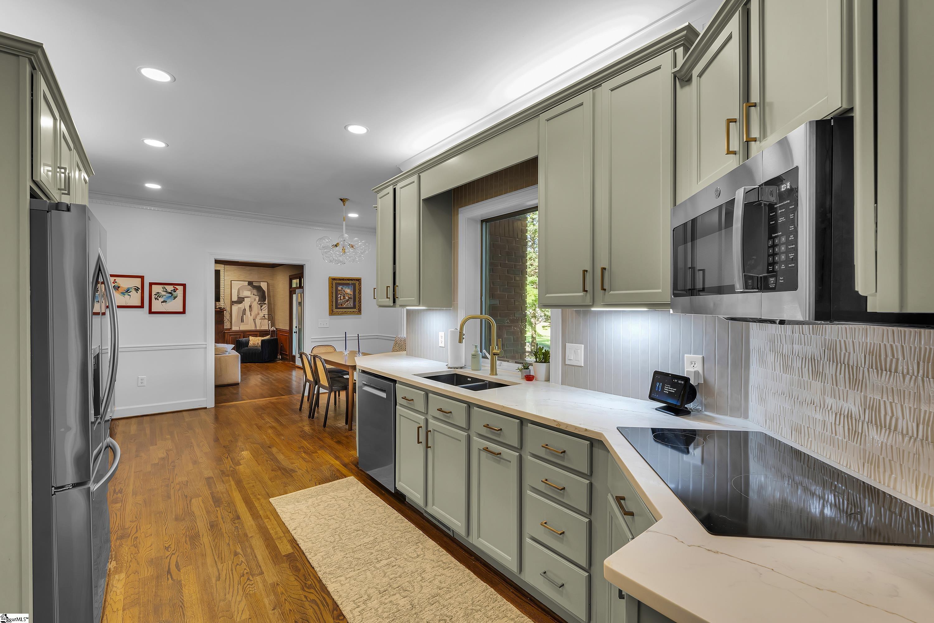 188 Sandstone Drive Property Photo 16