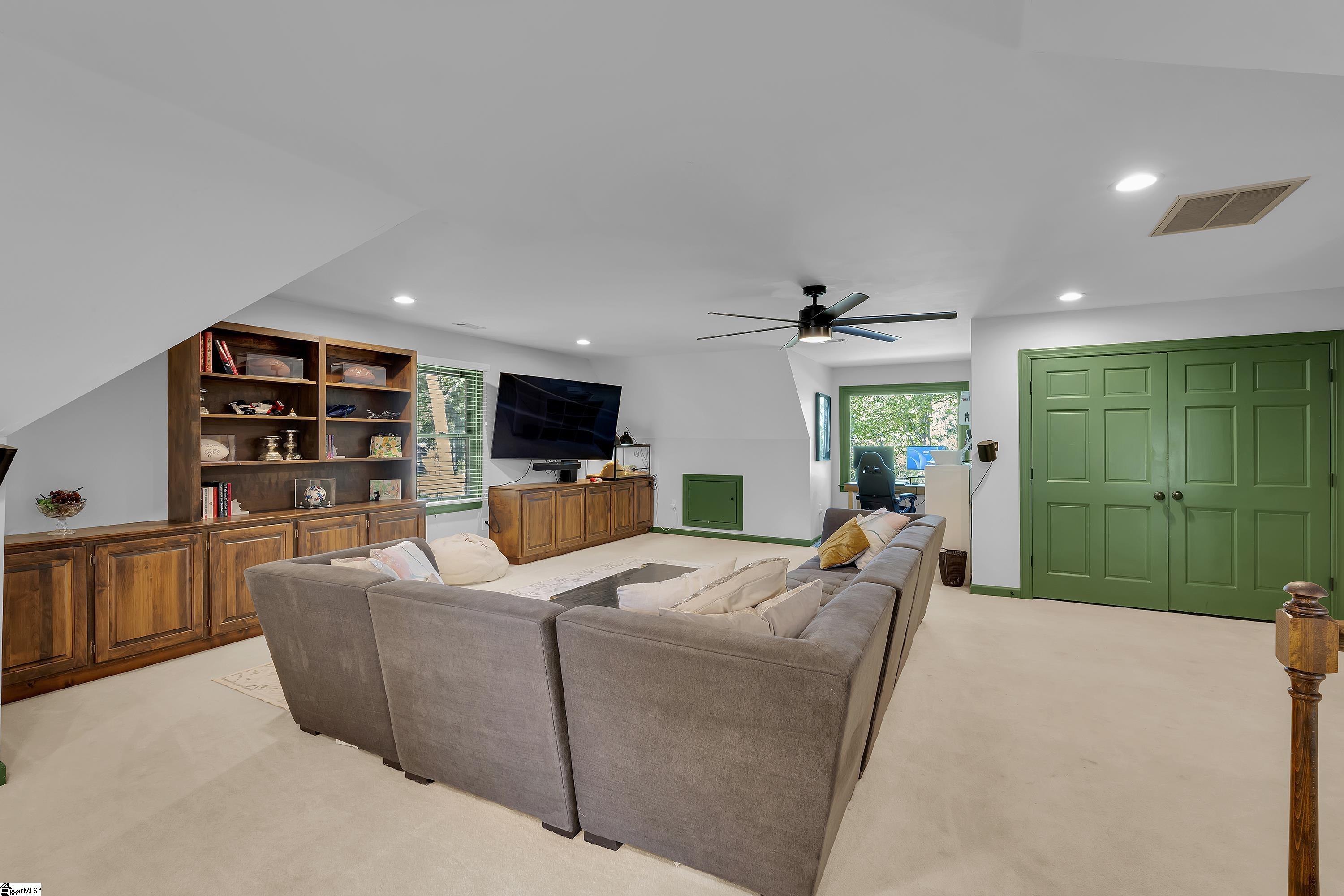 188 Sandstone Drive Property Photo 33