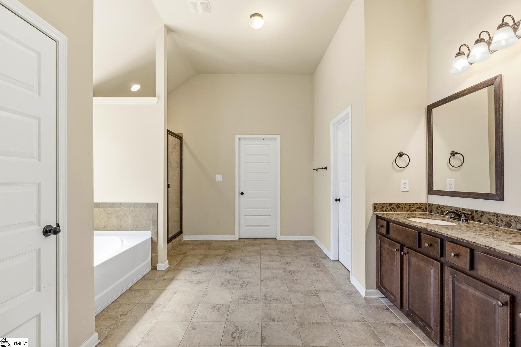104 Buckland Drive Property Photo 16