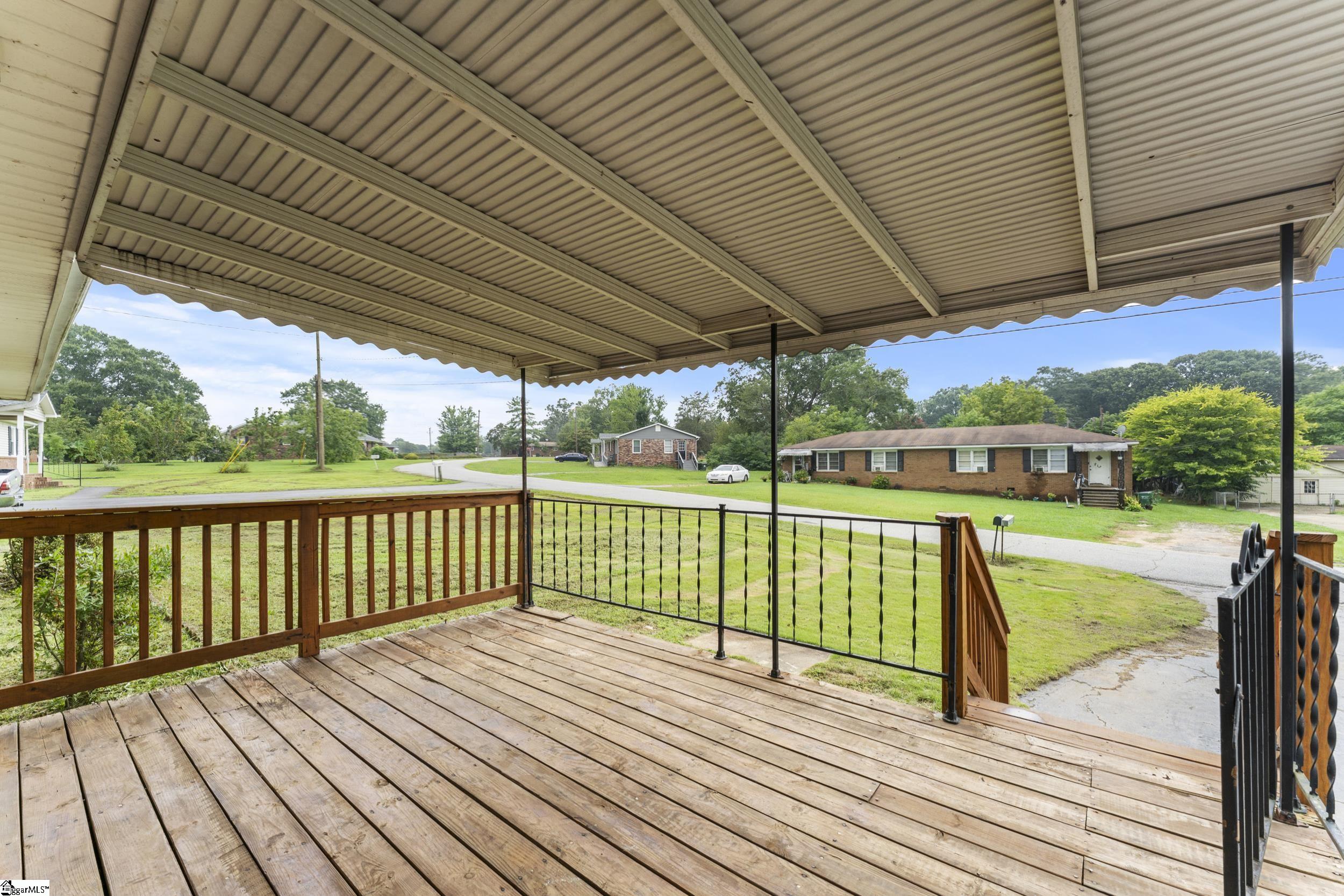 214 Crawford Circle Property Photo 6
