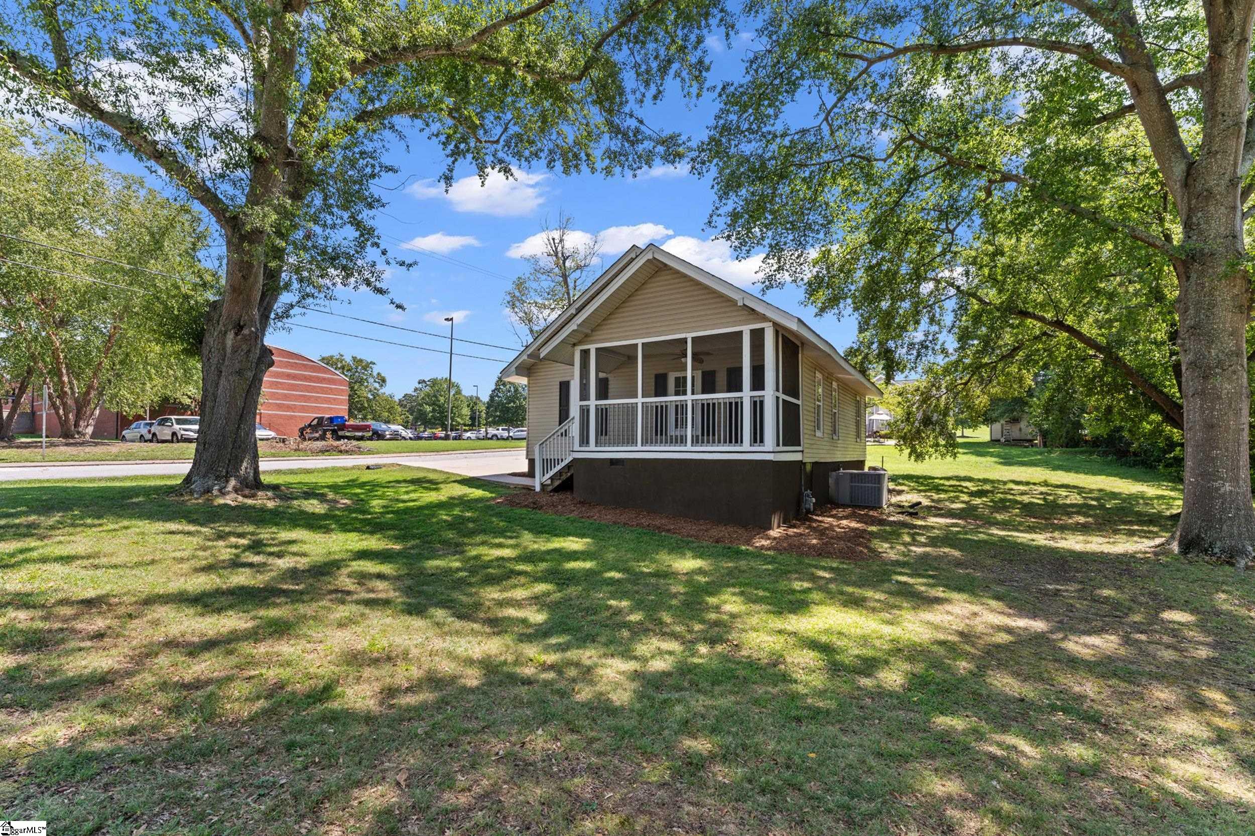 201 Beattie Street Property Photo 3