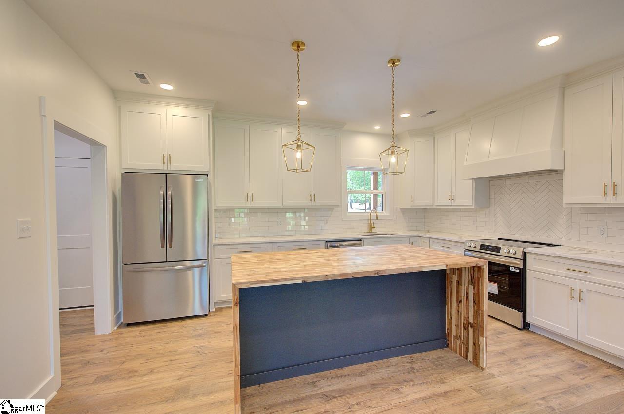 408 Edgewood Drive Property Photo 10