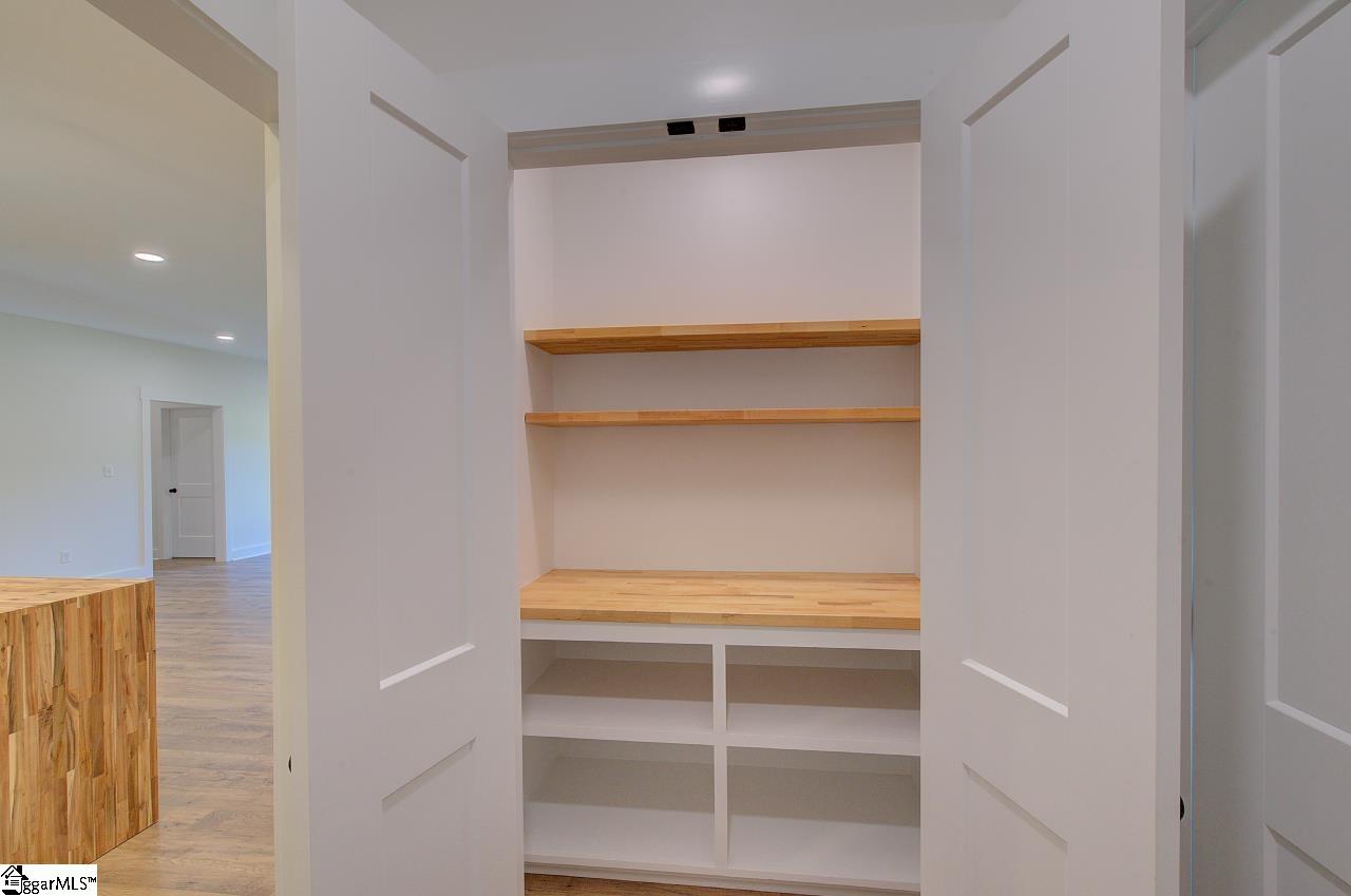 408 Edgewood Drive Property Photo 15
